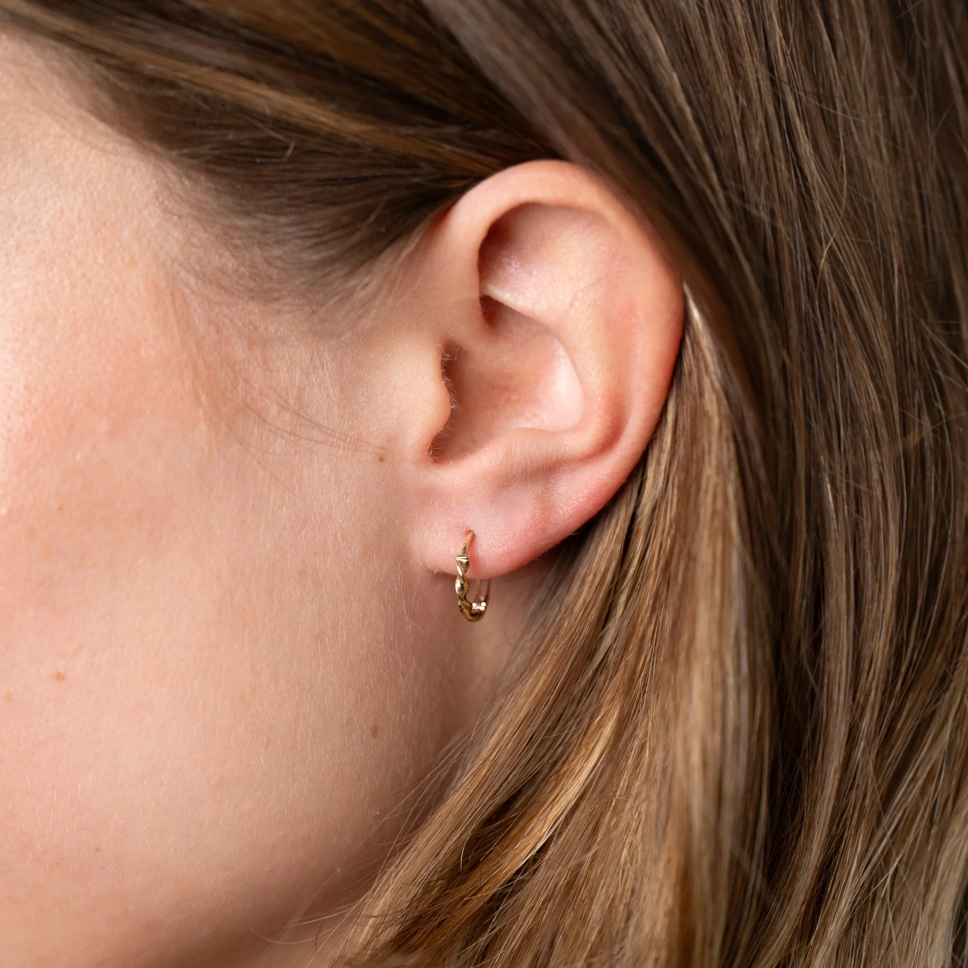 ADELIE SOLID GOLD CREOL EARRING - Image 2
