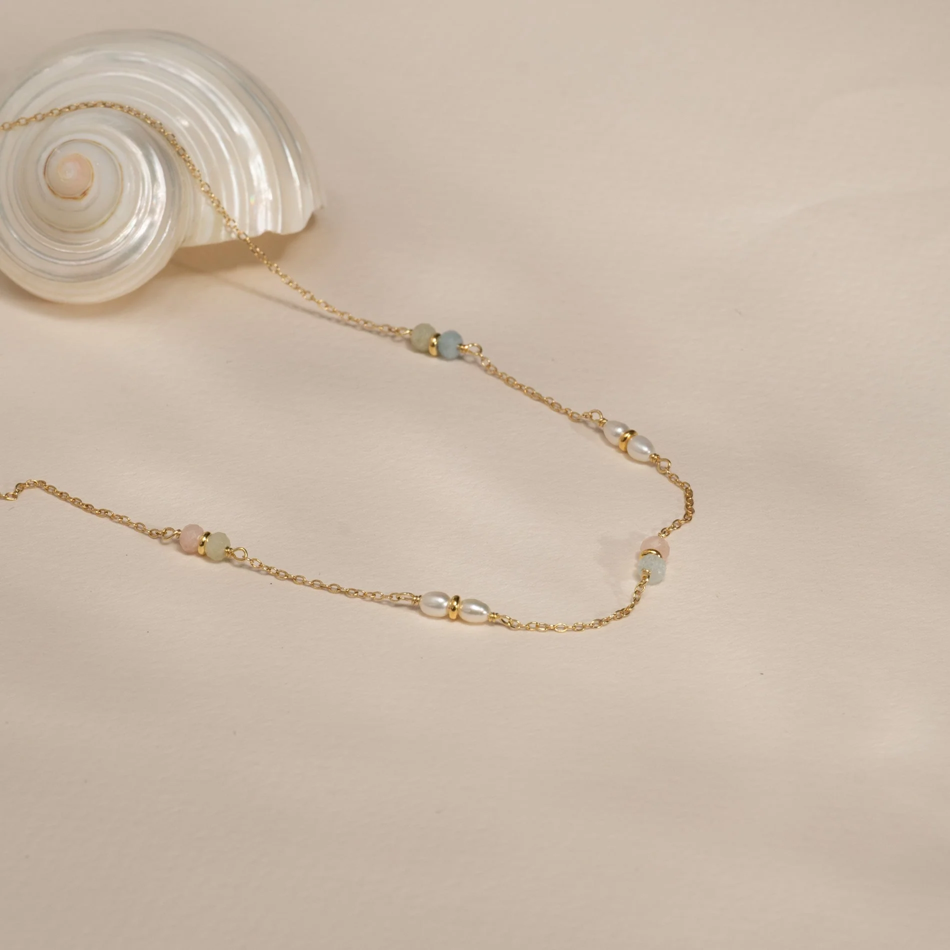 ADIRA MORGANITE PEARL GOLDEN NECKLACE