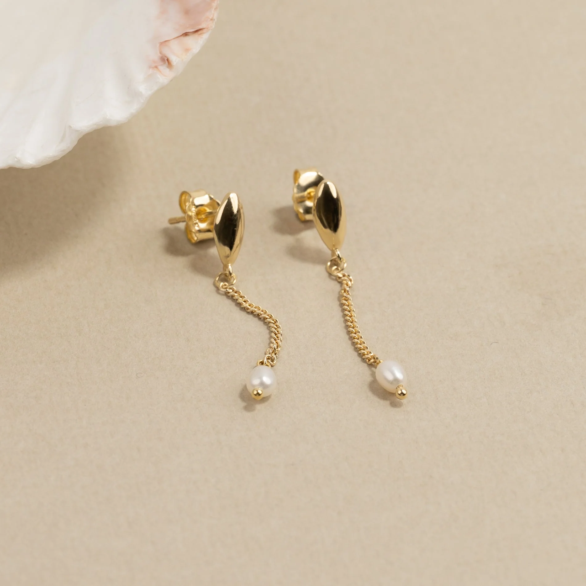 ALBA PEARL GOLDEN DROP EARRING - Image 2