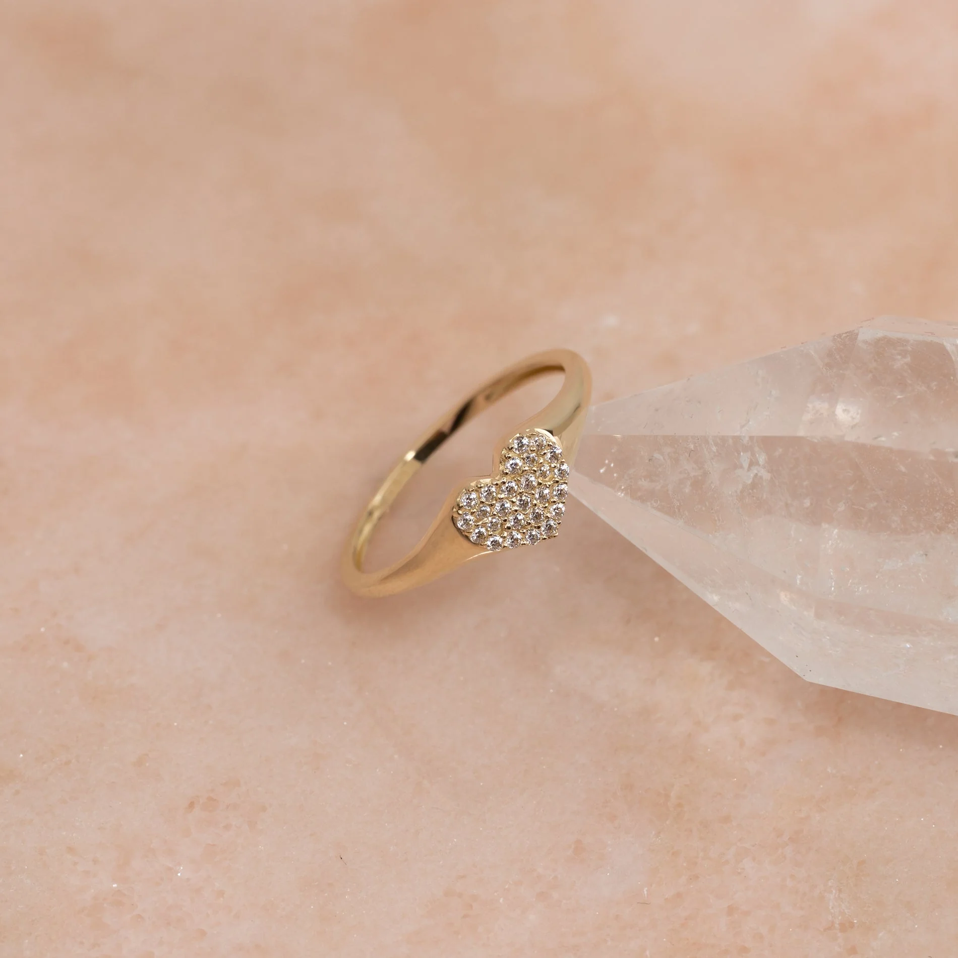 ALVA CRYSTAL HEART SOLID GOLD SIGNET RING