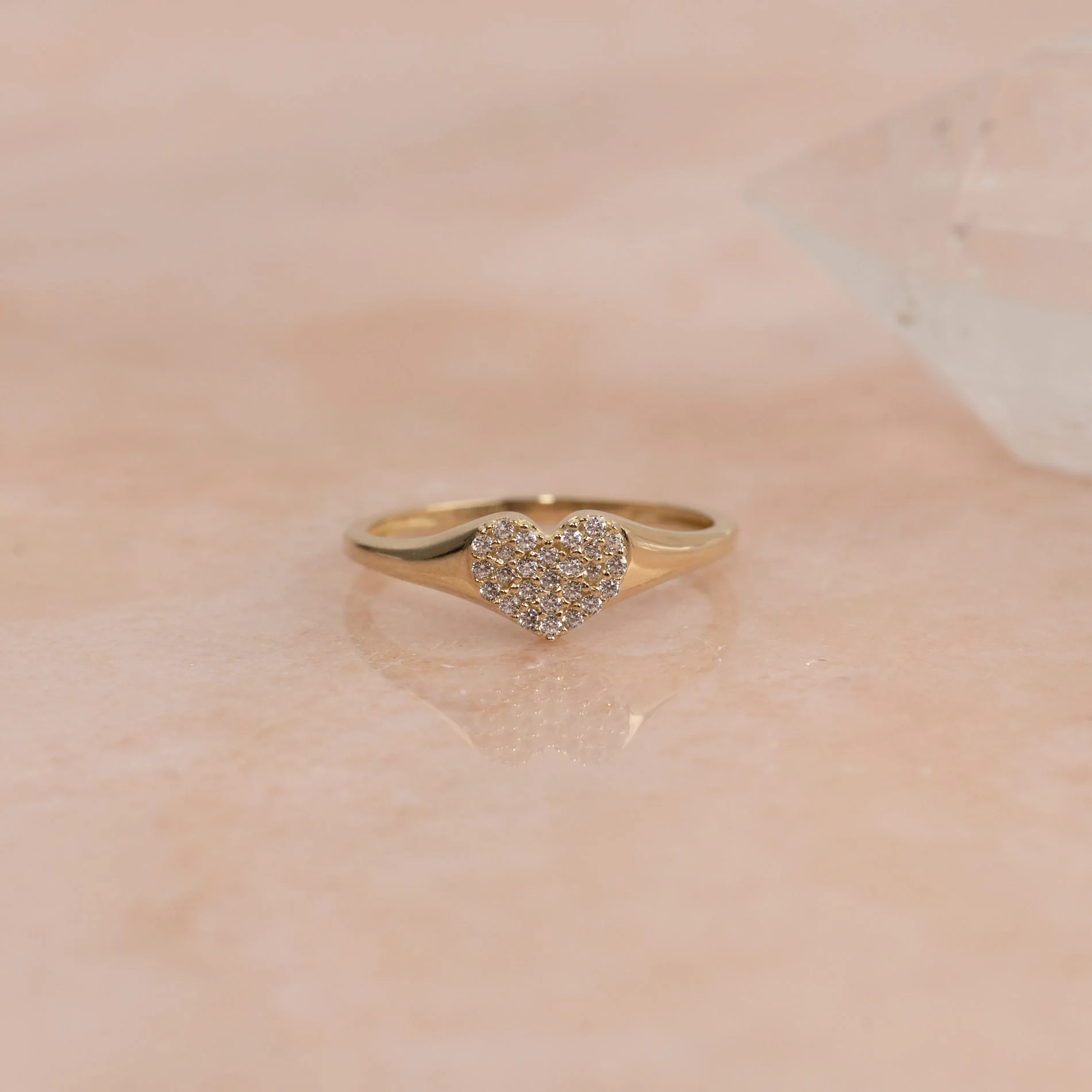 ALVA CRYSTAL HEART SOLID GOLD SIGNET RING - Image 3