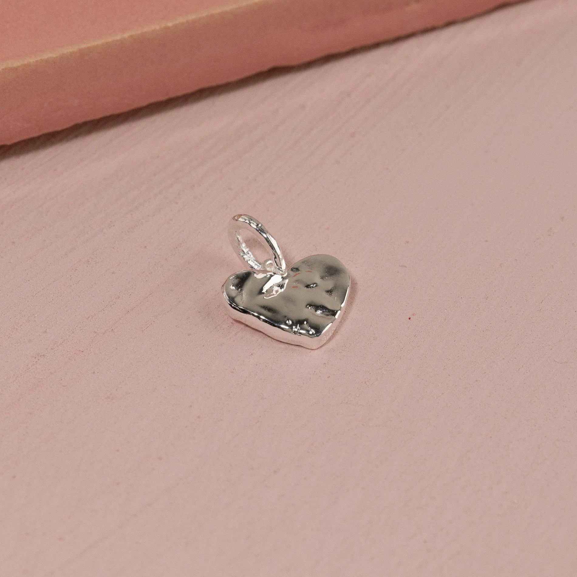 AMABEL SILVER PENDANT
