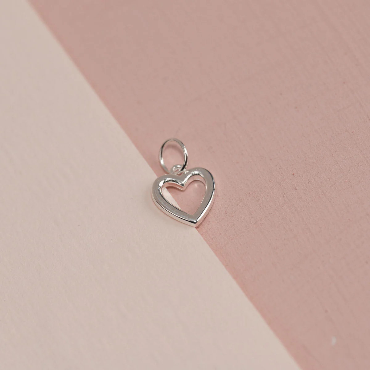 AMARA SILVER PENDANT