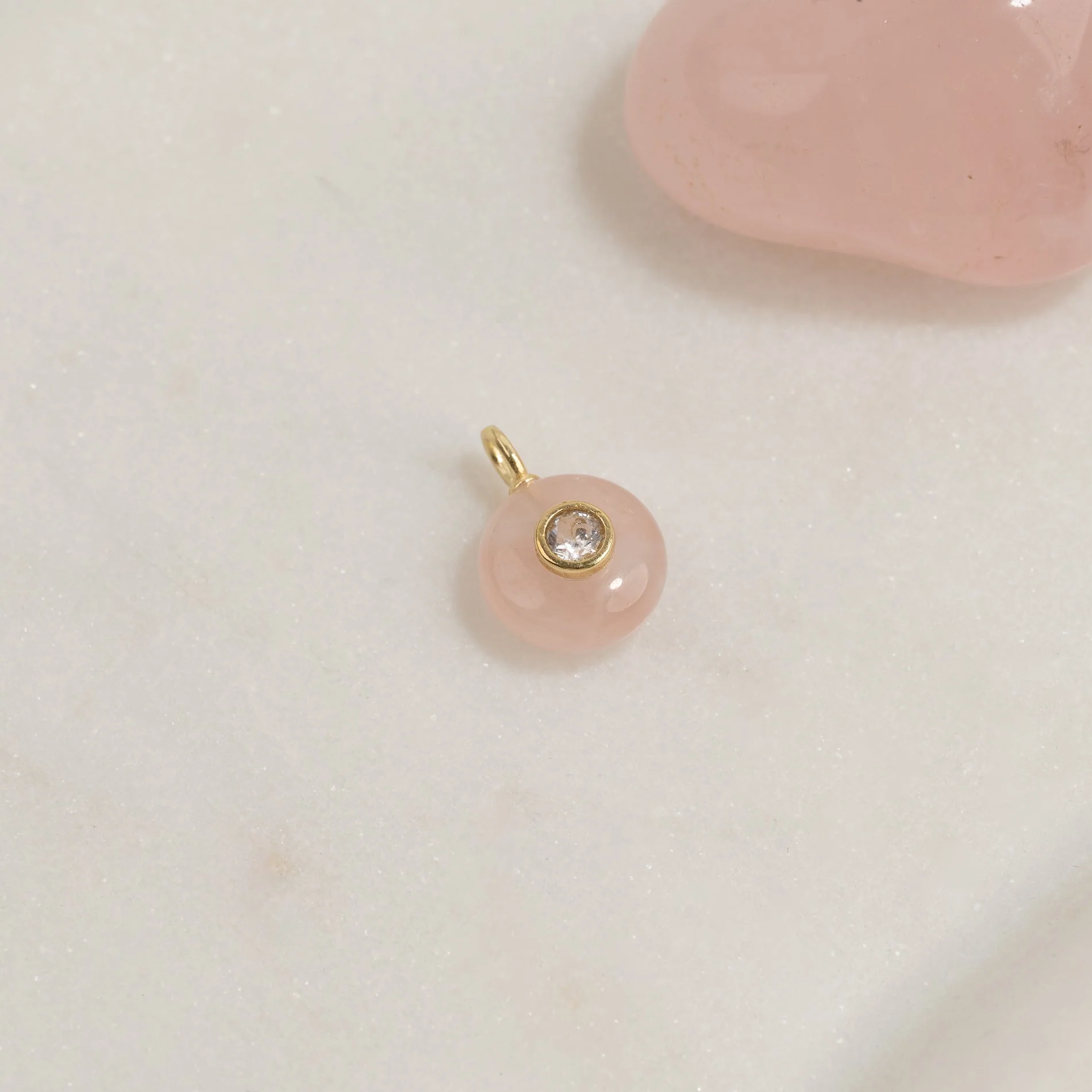 AMINA GOLDEN PENDANT - Image 3