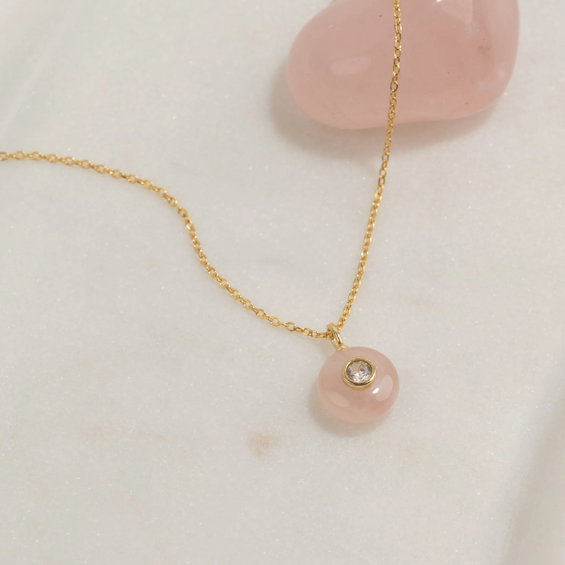 AMINA ROSE QUARTZ GOLDEN PENDANT - Image 3