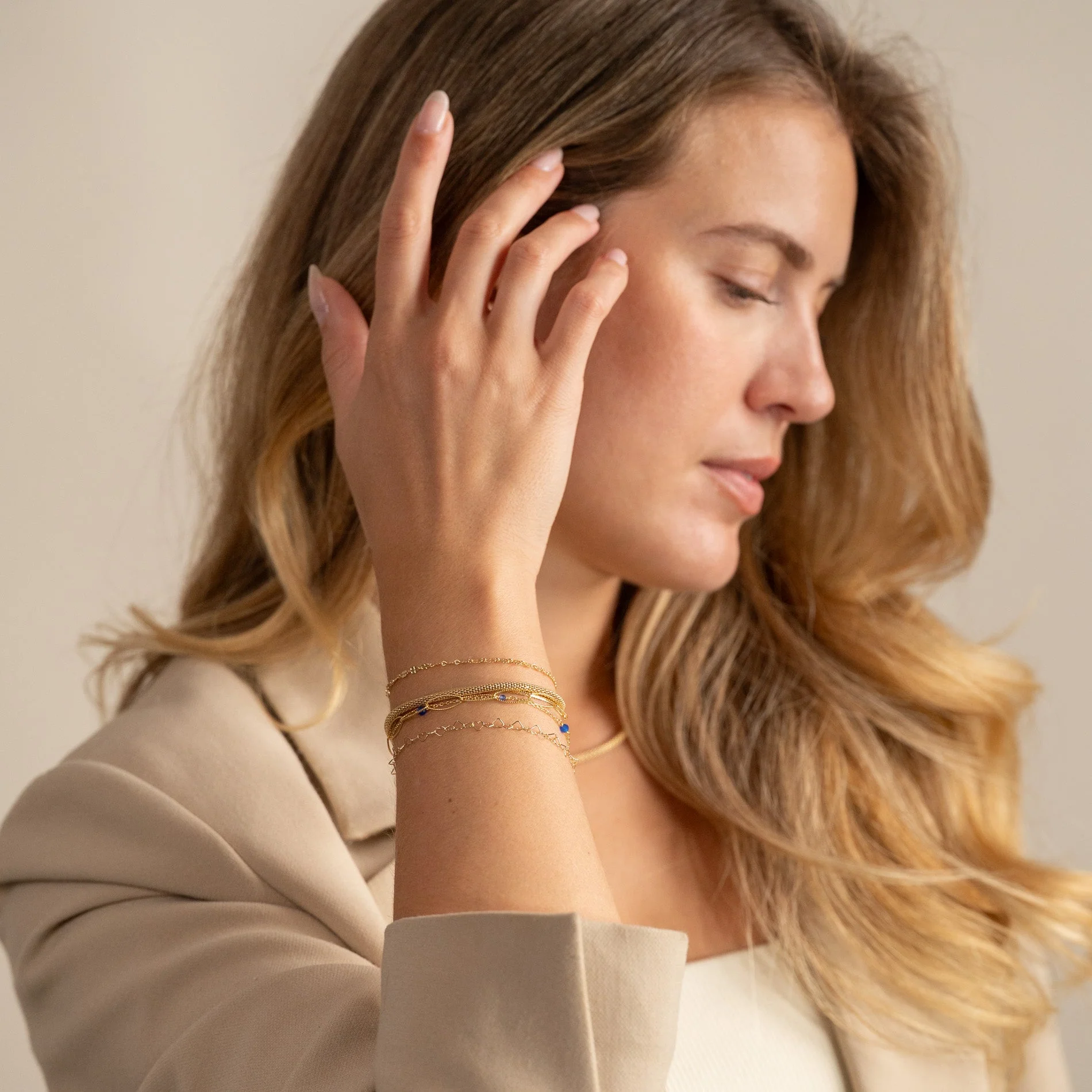 AMIRA GOLDEN BRACELET - Image 7
