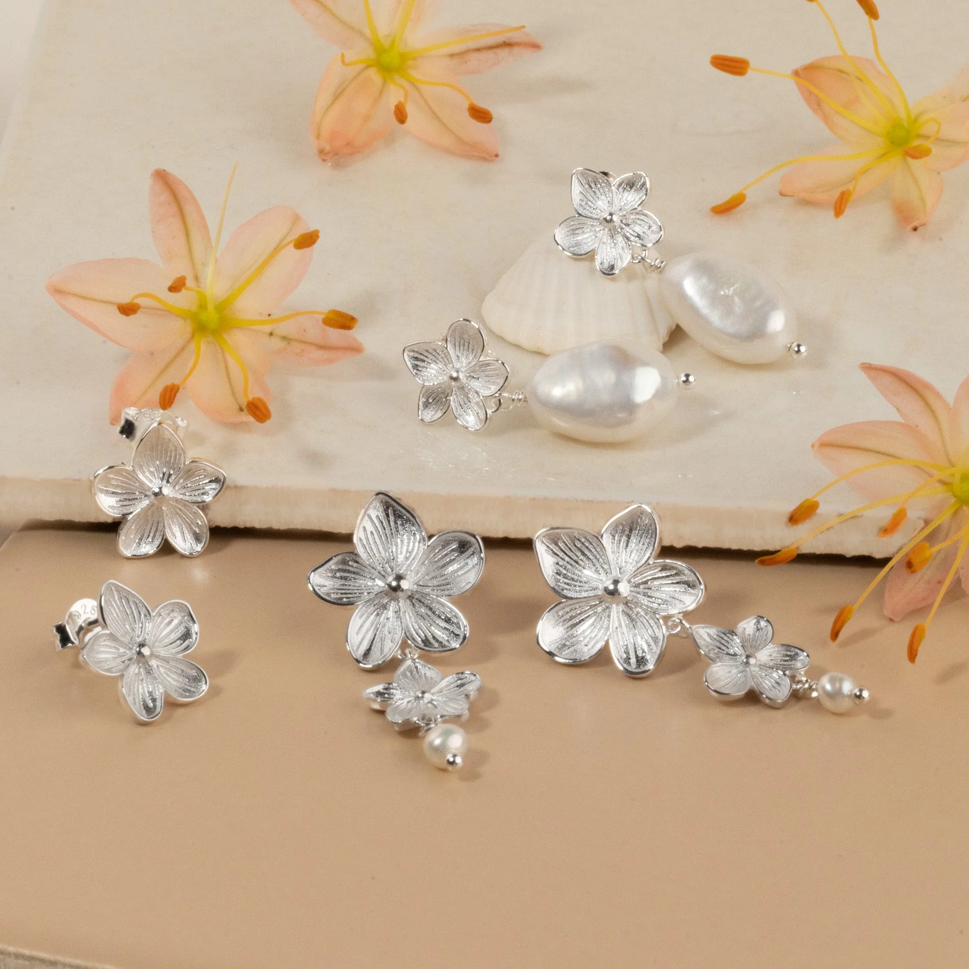 ANEMONE PEARL SILVER EARRING - Image 7