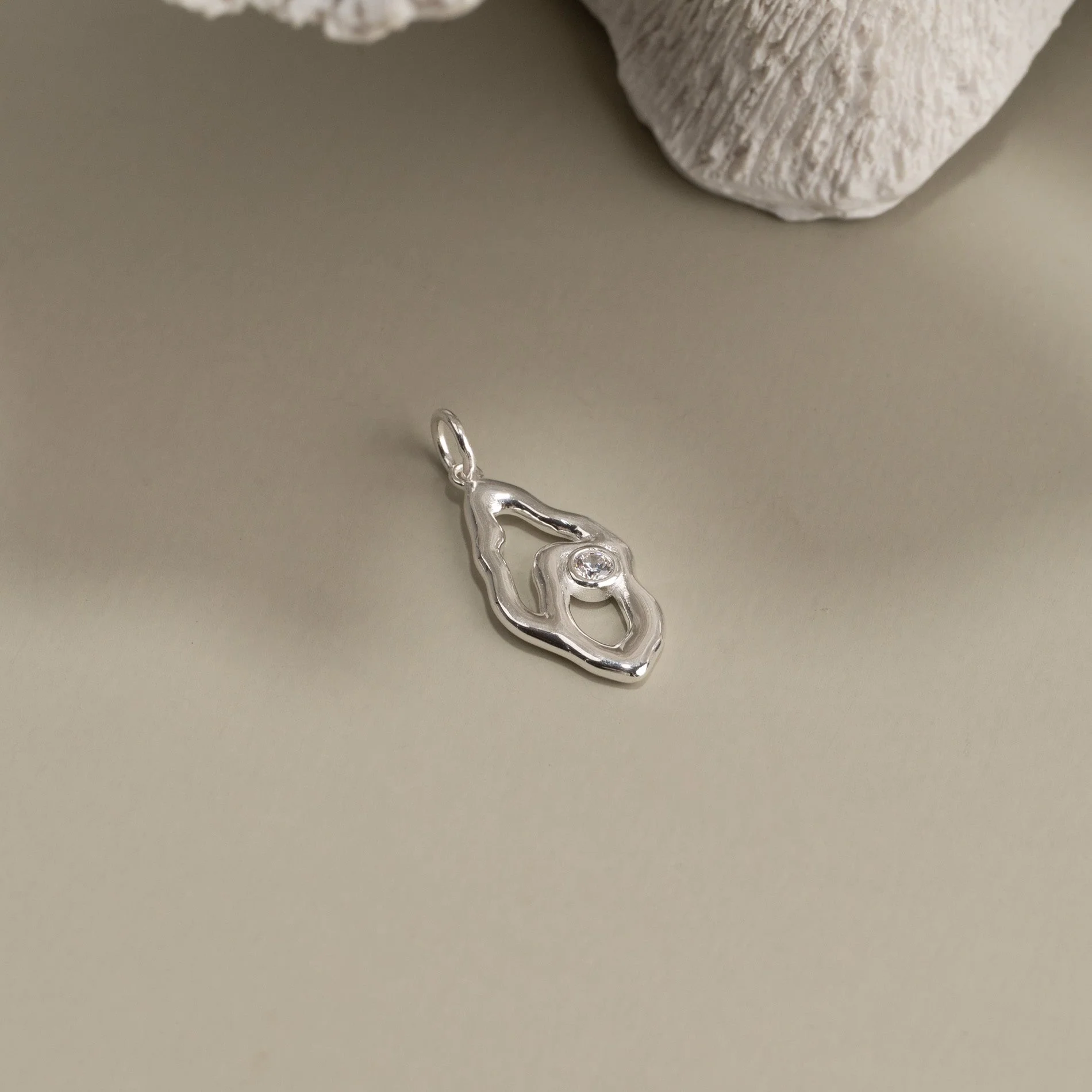 ASTRA CRYSTAL SILVER PENDANT