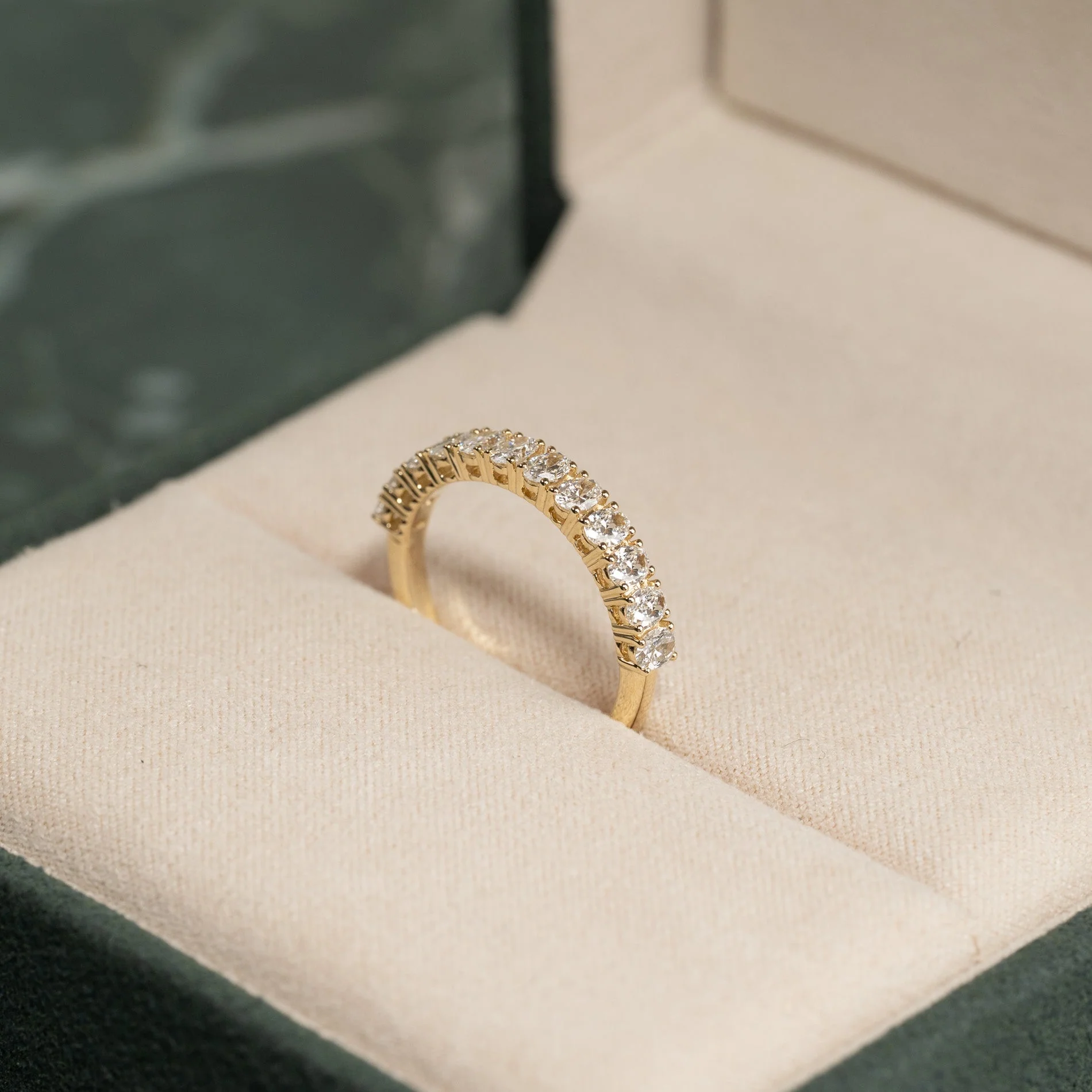 BASKET-SET OVAL-CUT ALLIANCE DIAMOND RING - Image 3