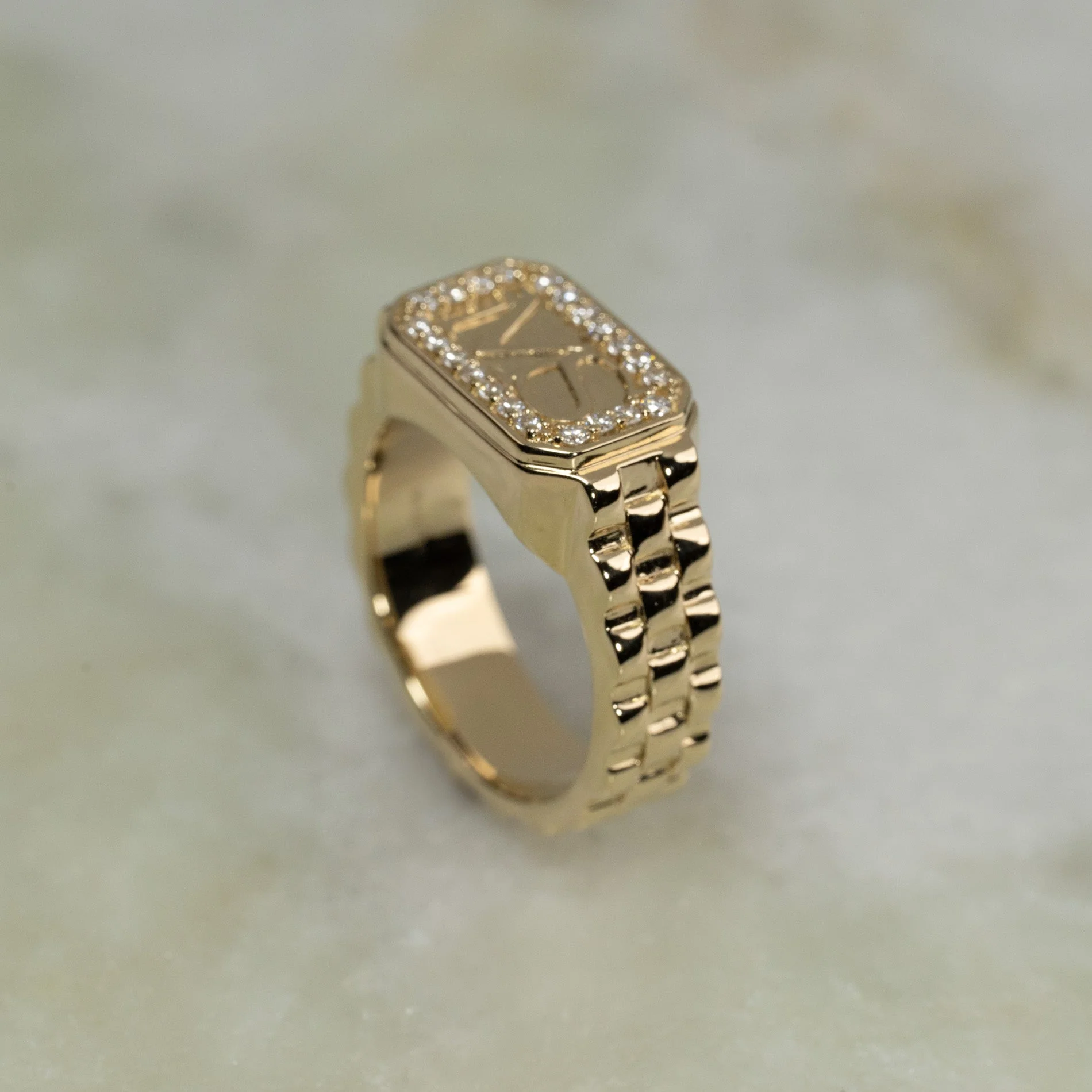 MS SIGNET DIAMOND RING - 0.24ct