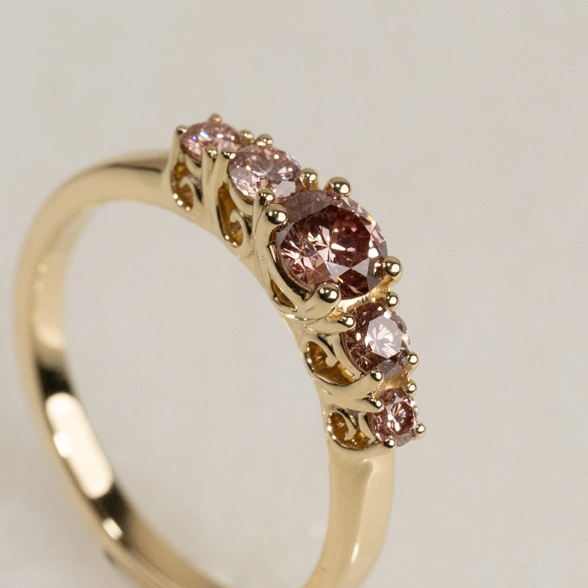 FIVE-STONE TRELLIS CHAMPAGNE DIAMOND RING - 0.7ct