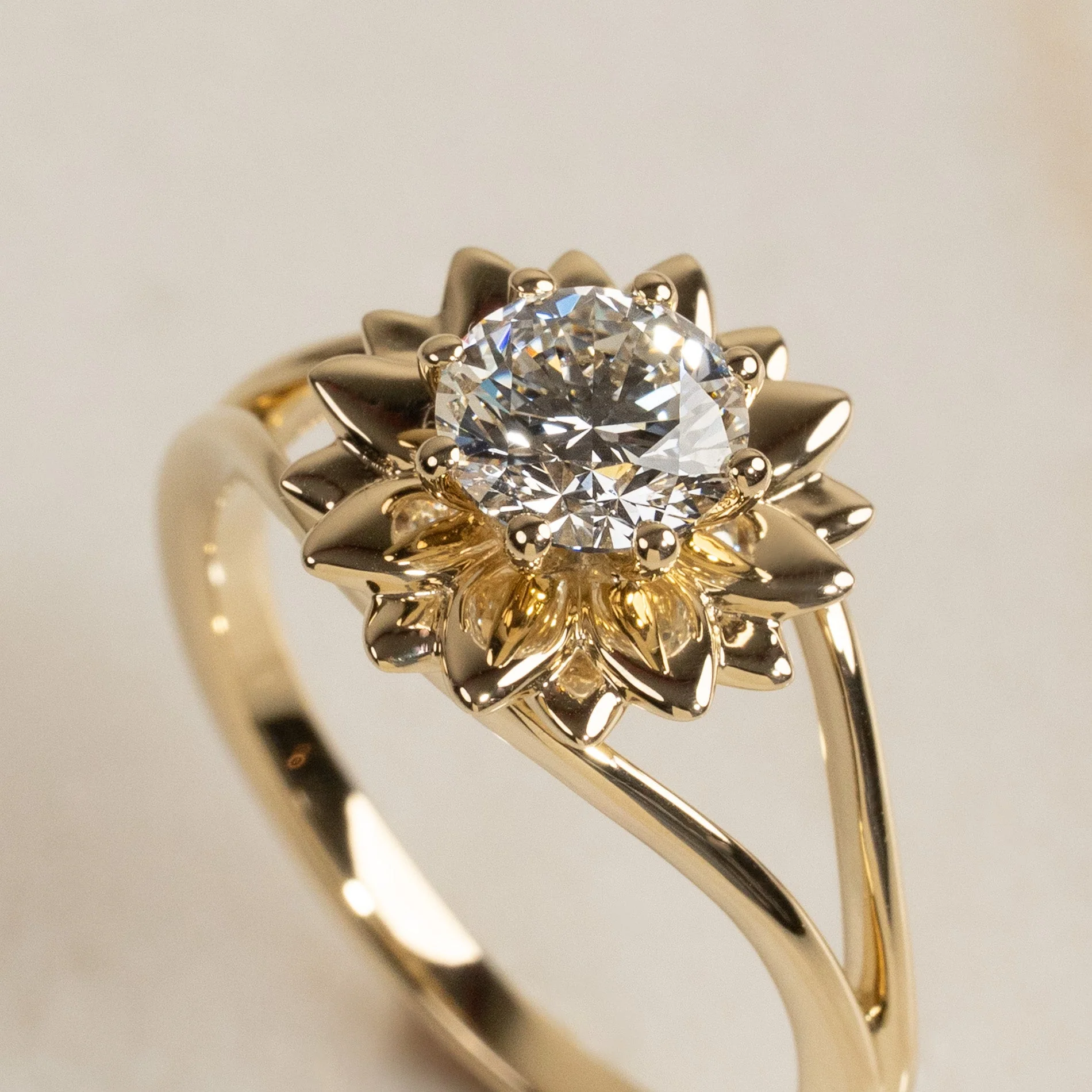 FLOWER DIAMOND RING - 1.0ct