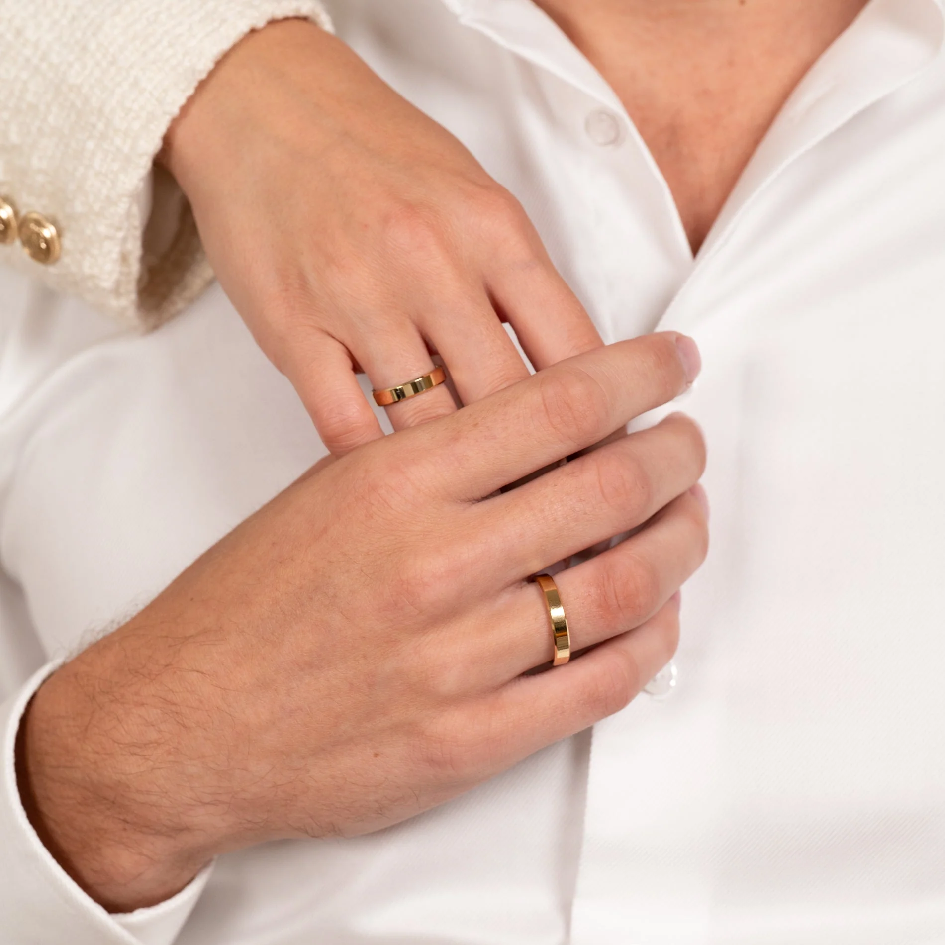 BEVELED FLAT COMFORT WEDDING BAND - 4mm - YG - Image 4