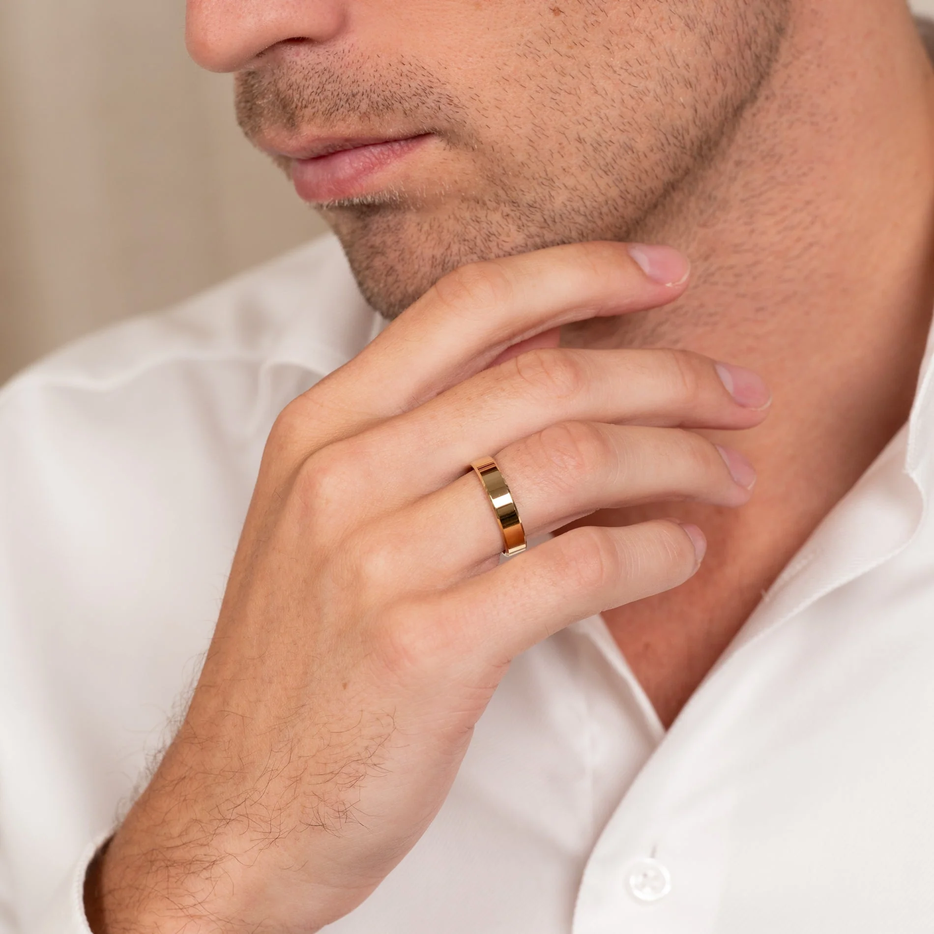 BEVELED FLAT COMFORT WEDDING BAND - 5mm - YG - Image 2