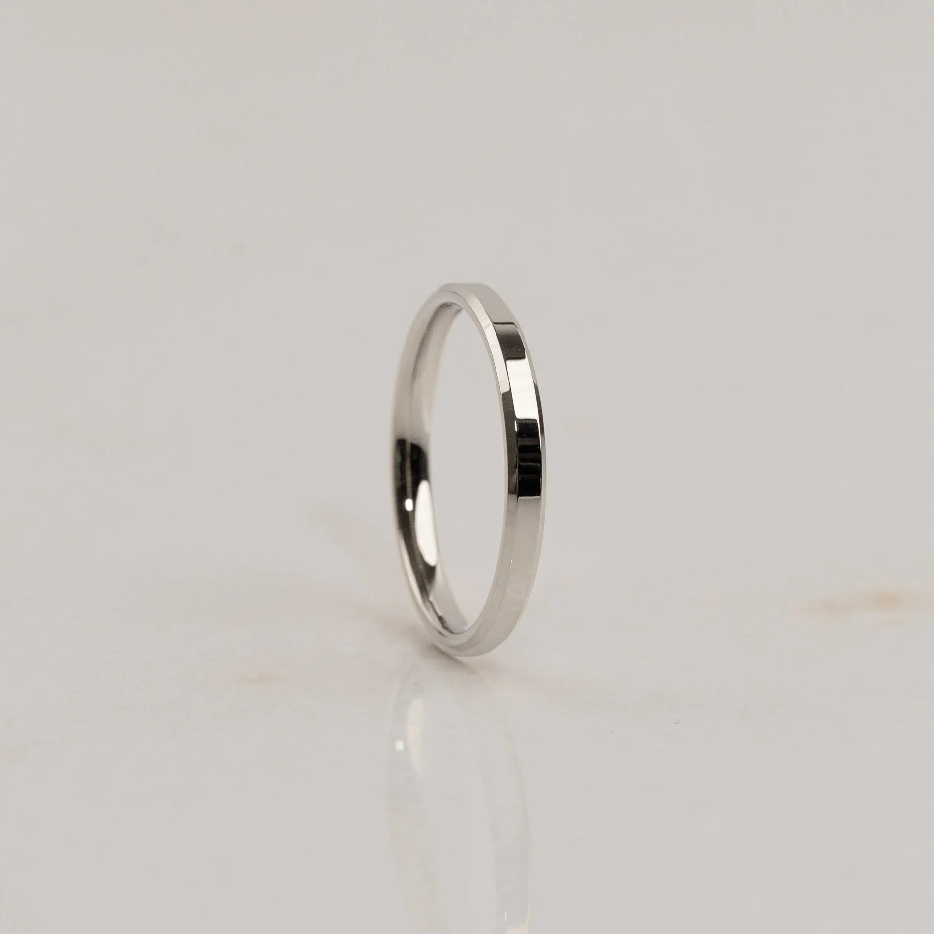 BEVELED FLAT COMFORT WEDDING BAND - WG - Image 4