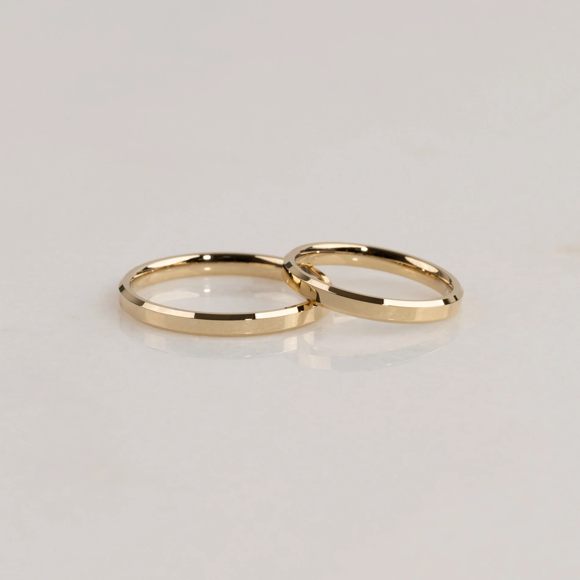BEVELED FLAT COMFORT WEDDING BAND - YG - Image 10