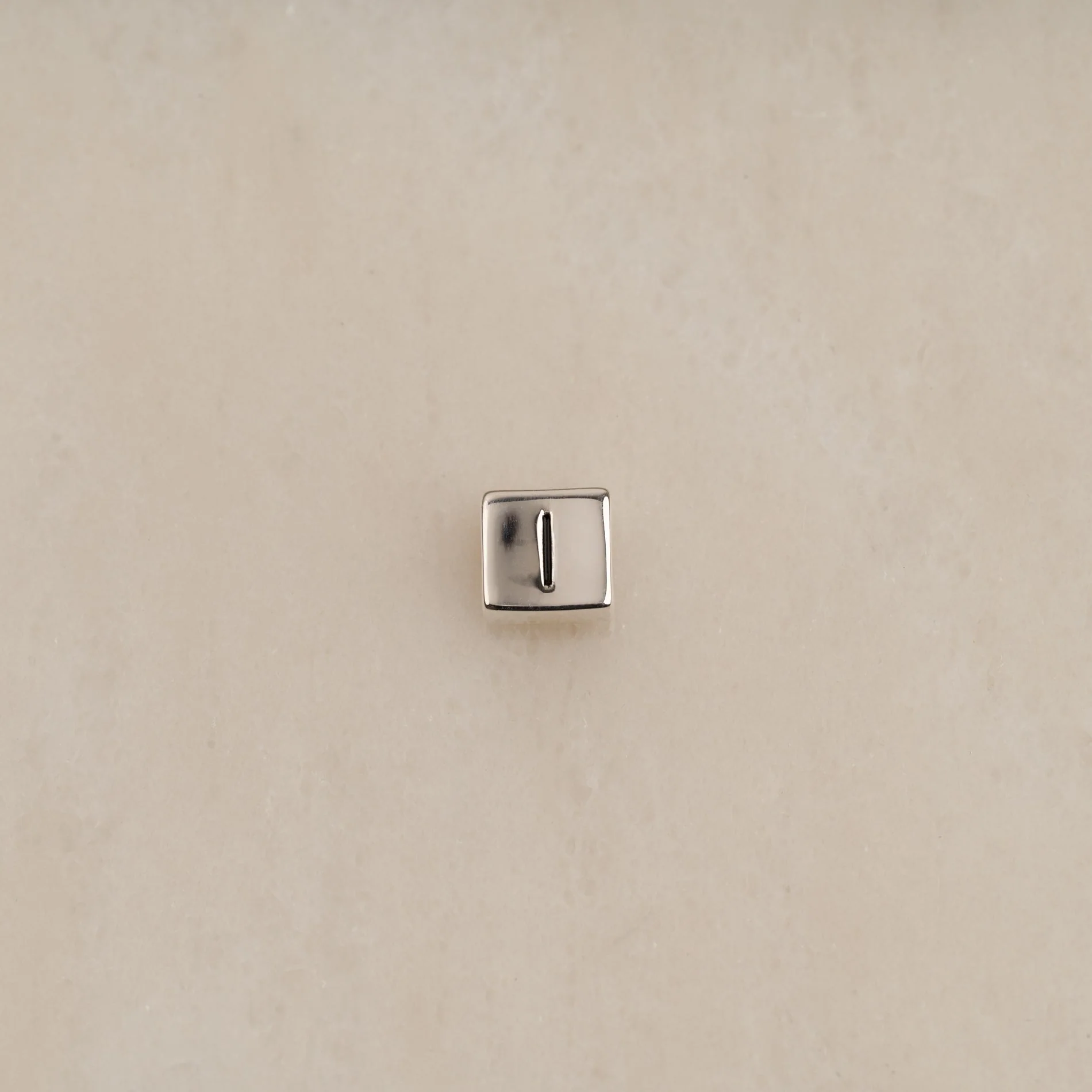 BOX LETTER SILVER PENDANT - Image 11