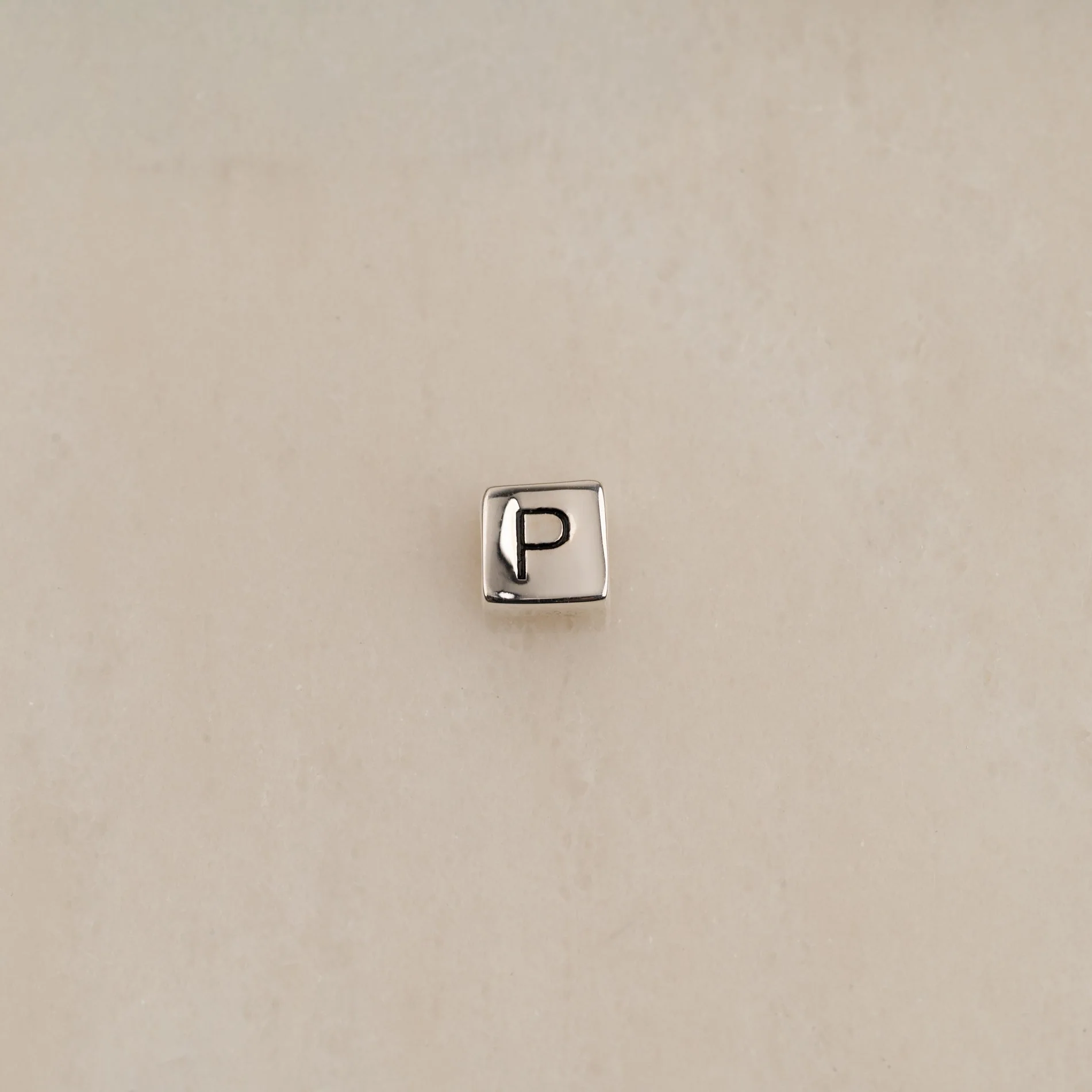 BOX LETTER SILVER PENDANT - Image 18
