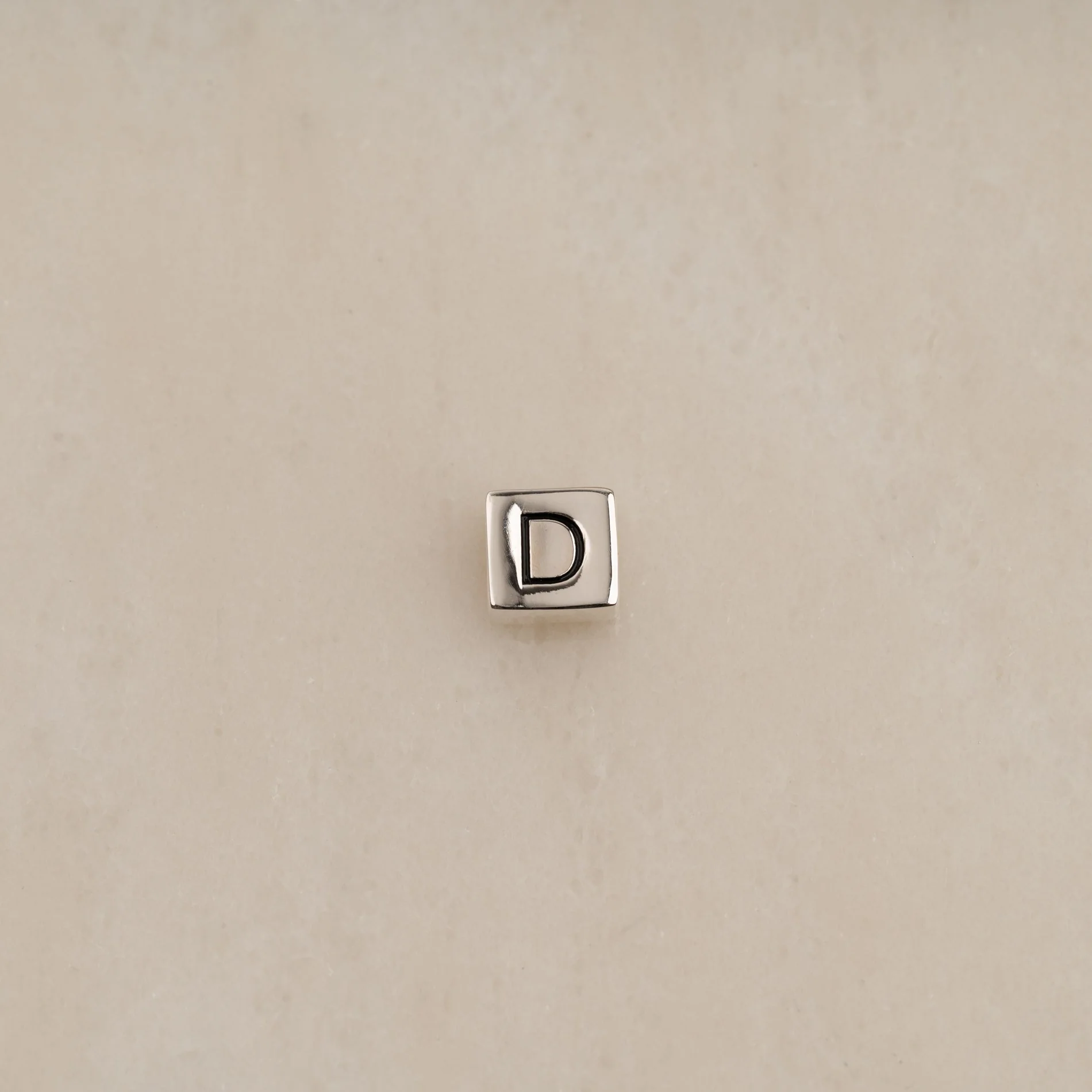 BOX LETTER SILVER PENDANT - Image 6