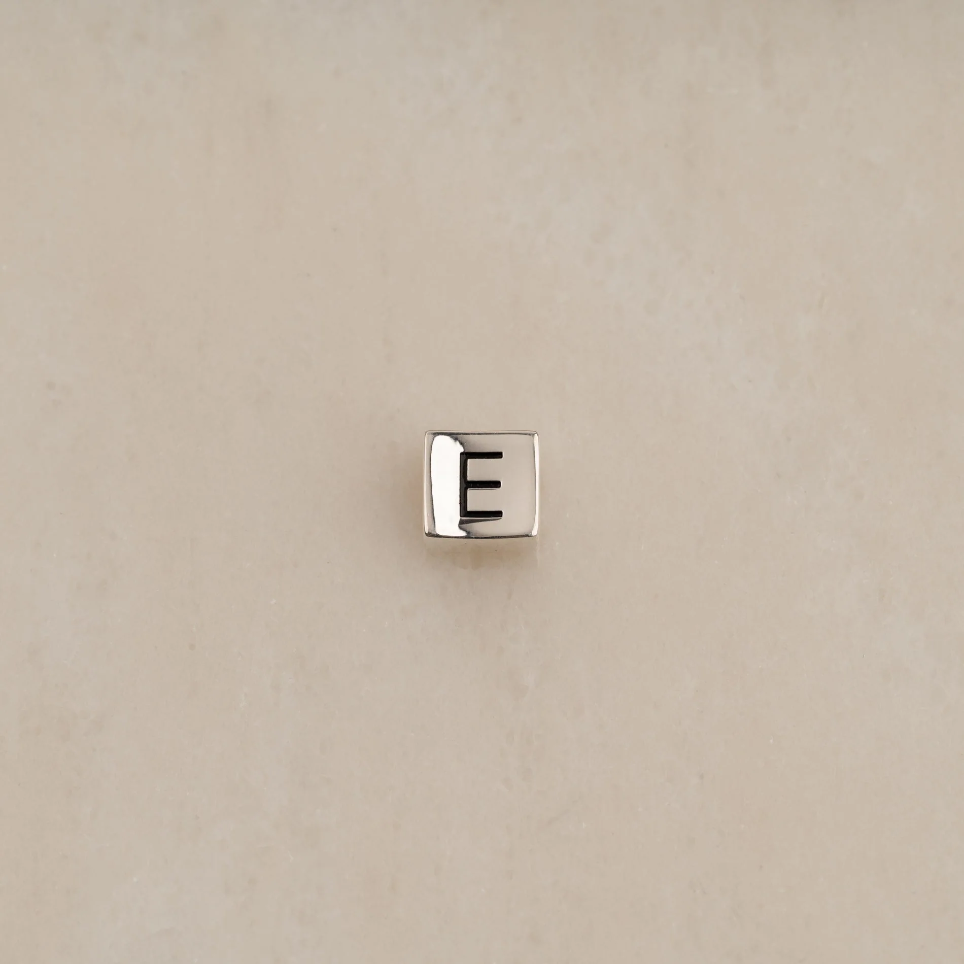 BOX LETTER SILVER PENDANT - Image 7