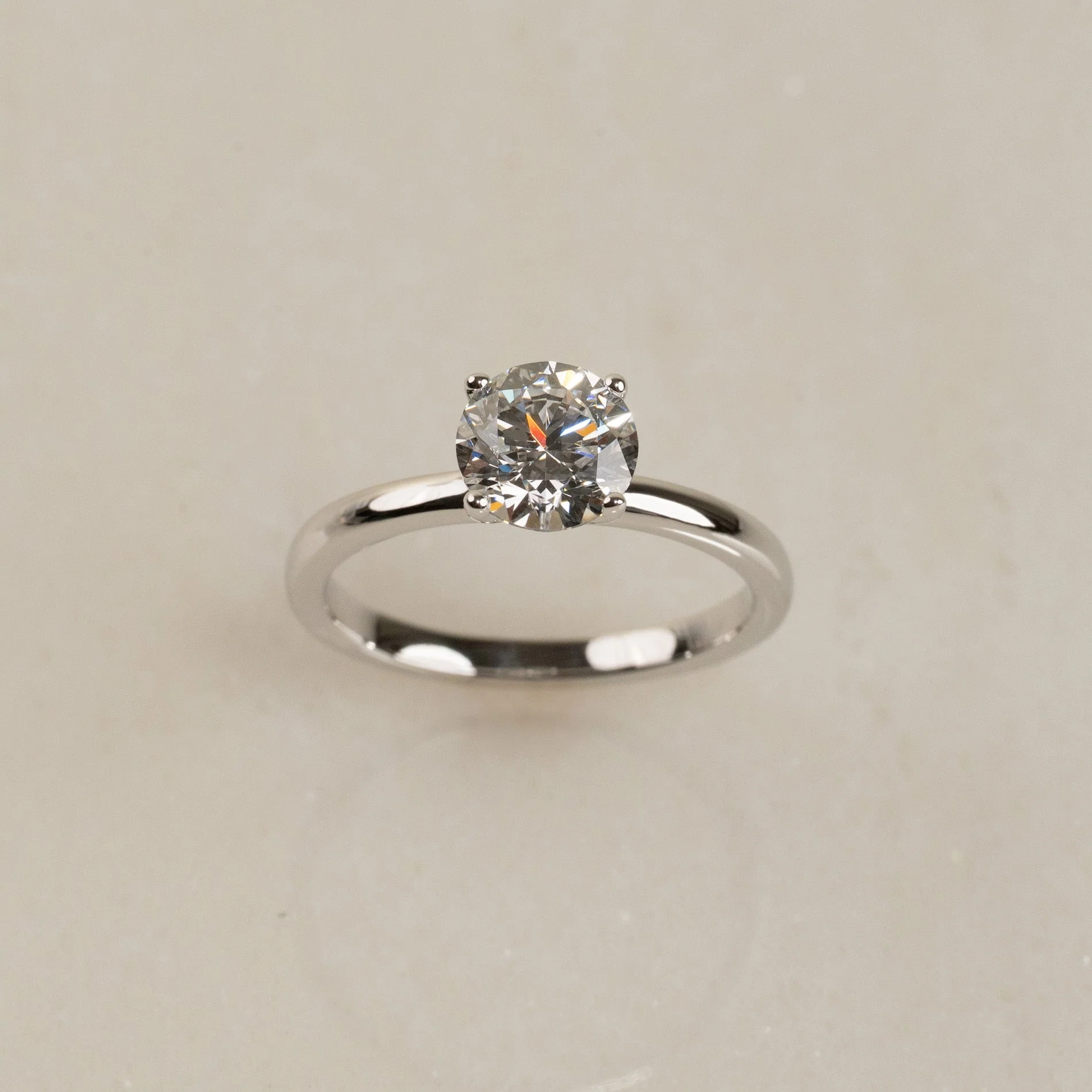 BRILLANT-CUT SOLITAIRE LAB-DIAMOND RING - 1.5ct - Image 3