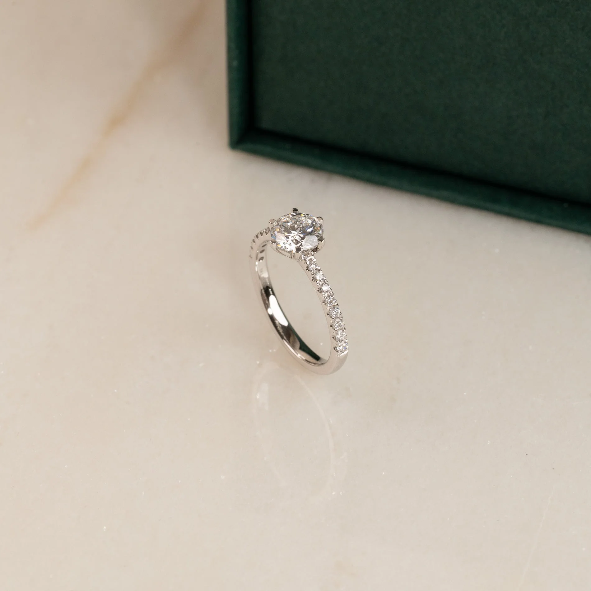 CLASSIC 6-PRONG ALLIANCE DIAMOND RING