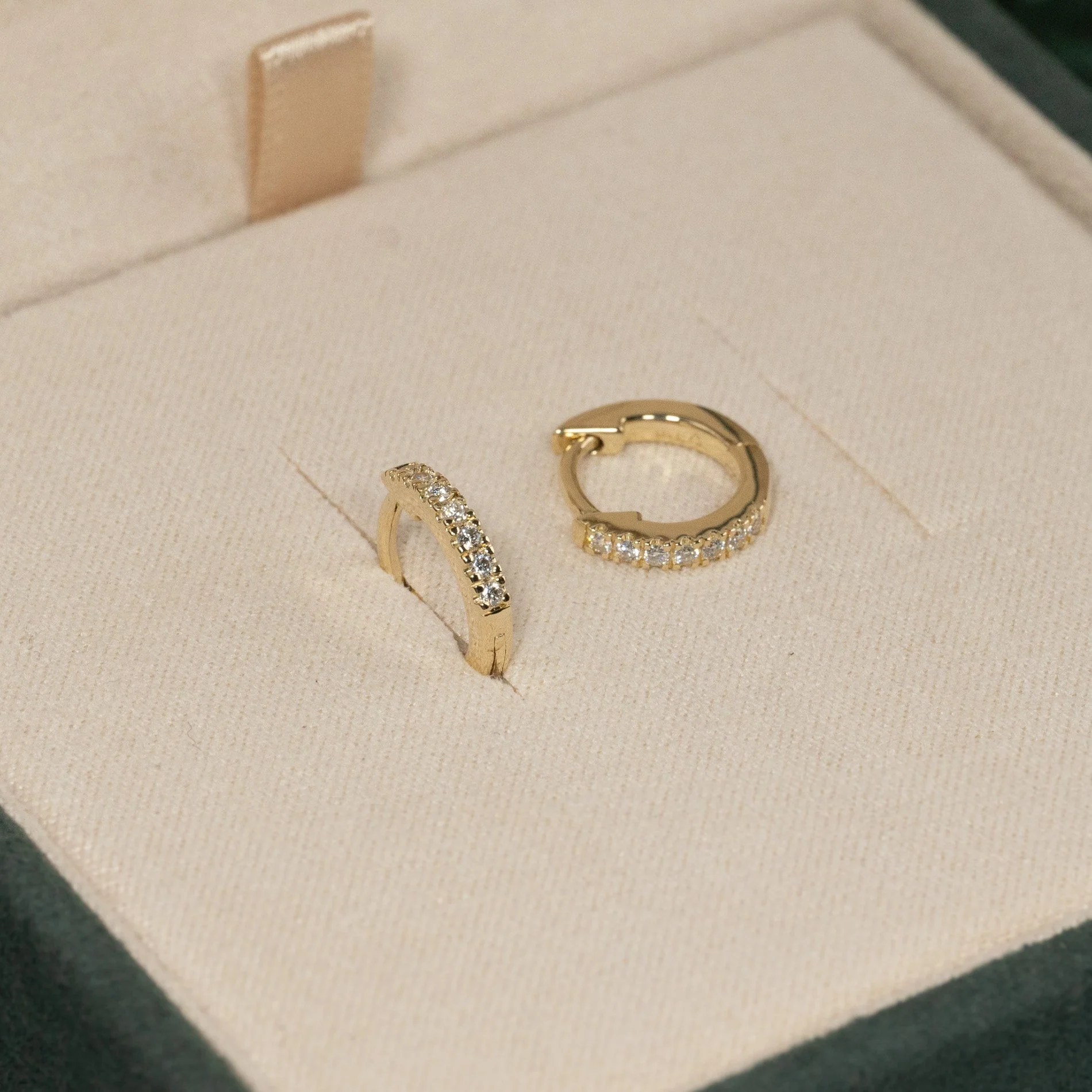 CLASSIC LAB-DIAMOND CREOL EARRING - 0.11ct - YG