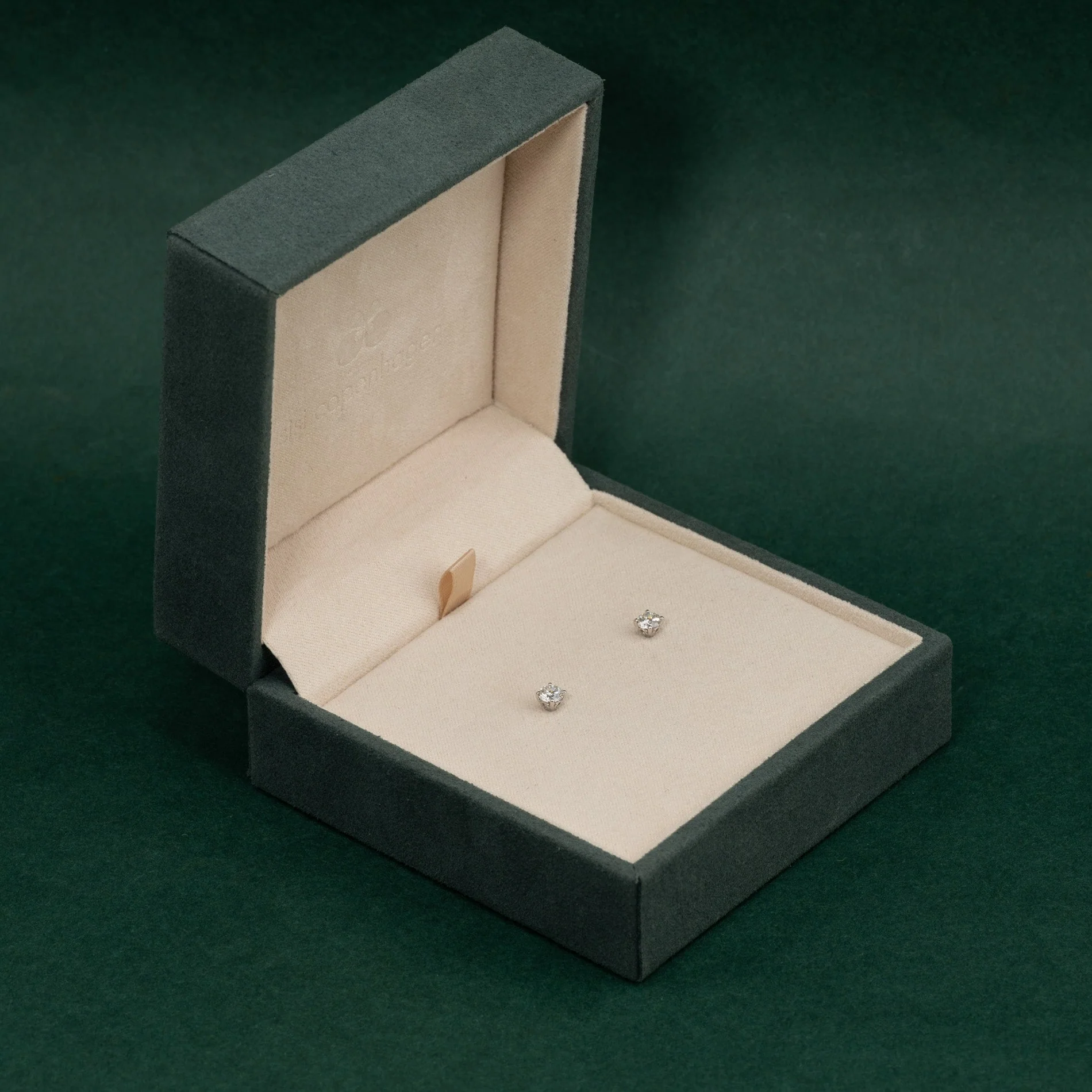 CLASSIC SOLITAIRE LAB-DIAMOND STUD EARRING - 0.5ct - WG - Image 5