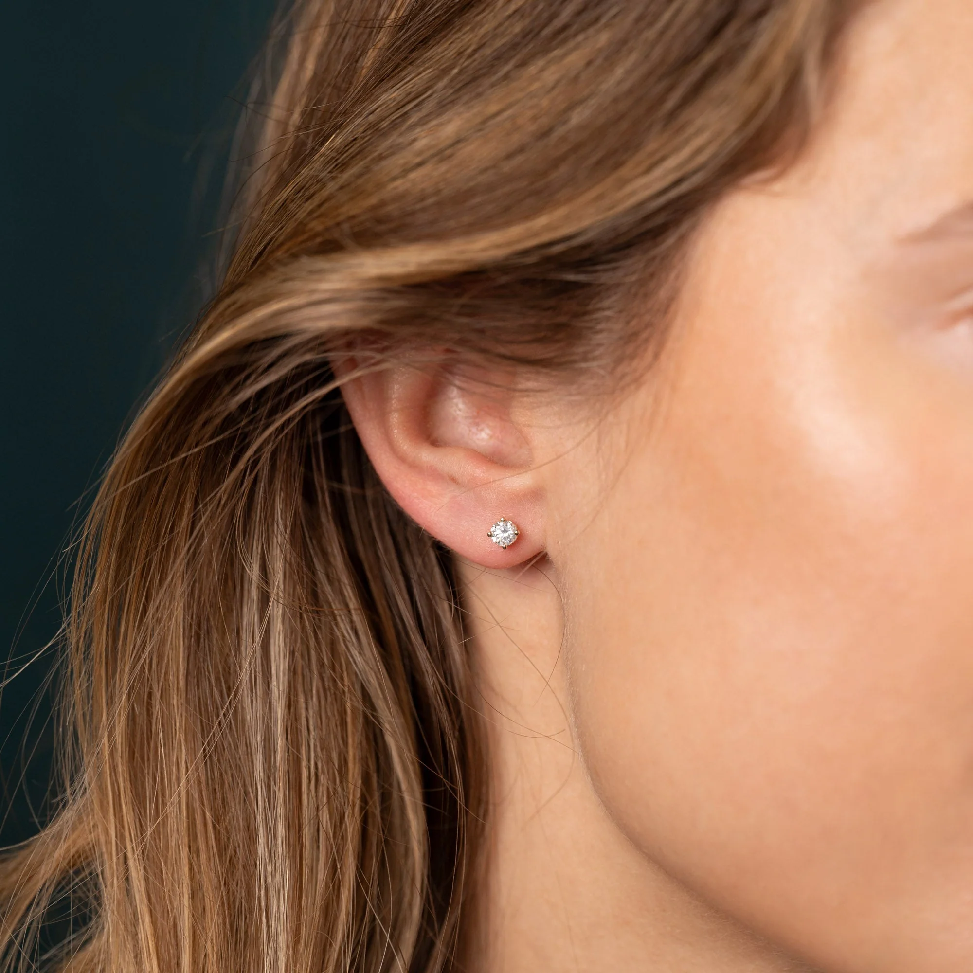 CLASSIC SOLITAIRE LAB-DIAMOND STUD EARRING - 0.5ct - YG - Image 6