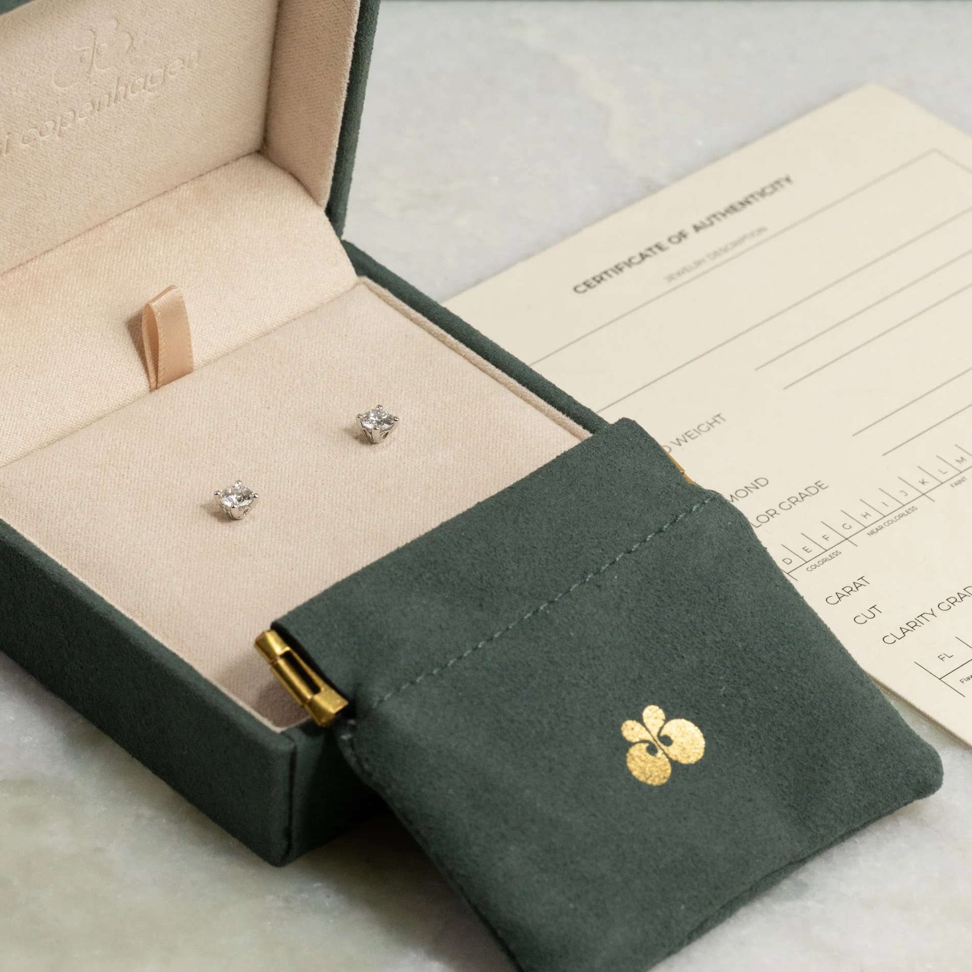 CLASSIC SOLITAIRE LAB-DIAMOND STUD EARRING - 0.8ct - WG - Image 7