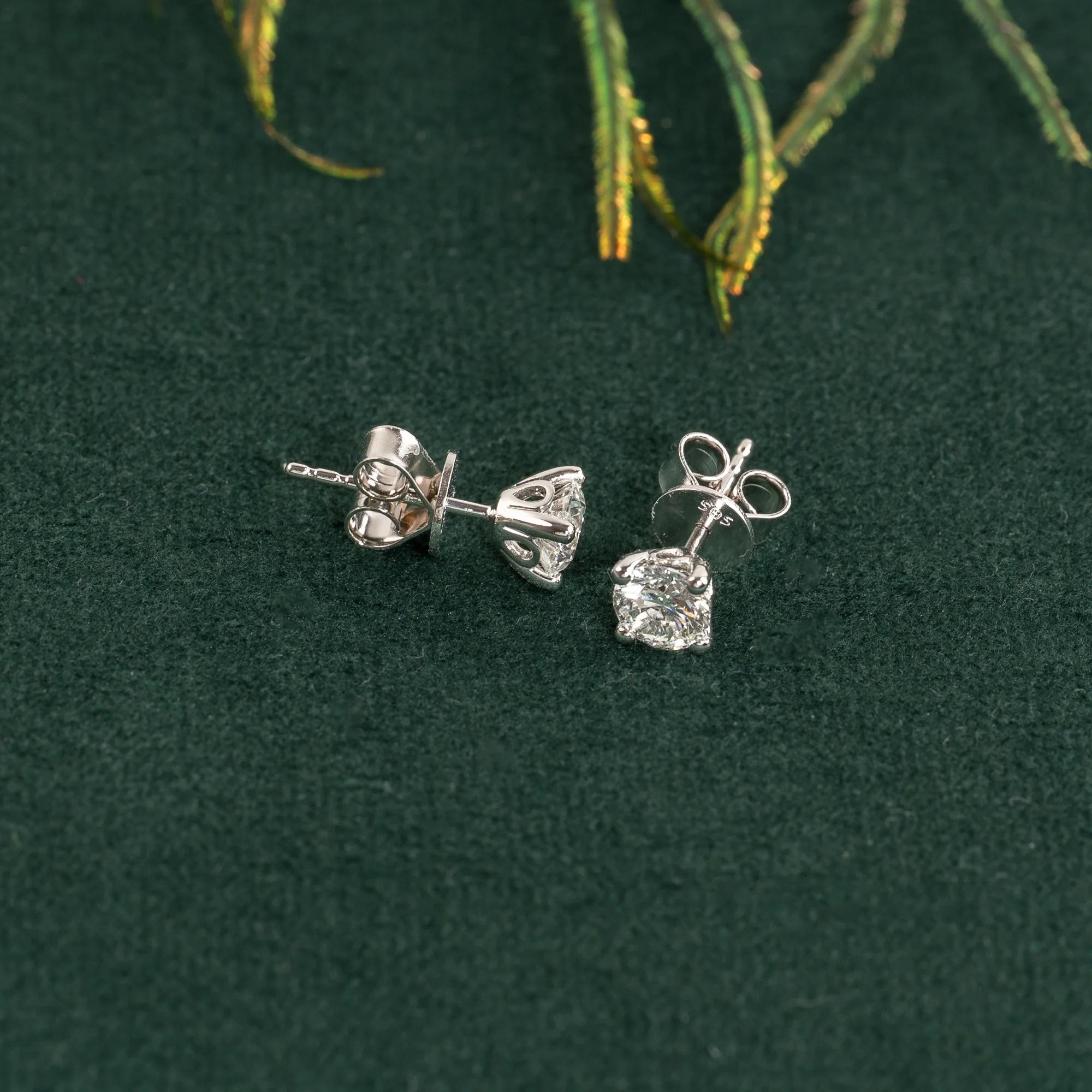 CLASSIC SOLITAIRE LAB-DIAMOND STUD EARRING - 1.0ct - WG - Image 7