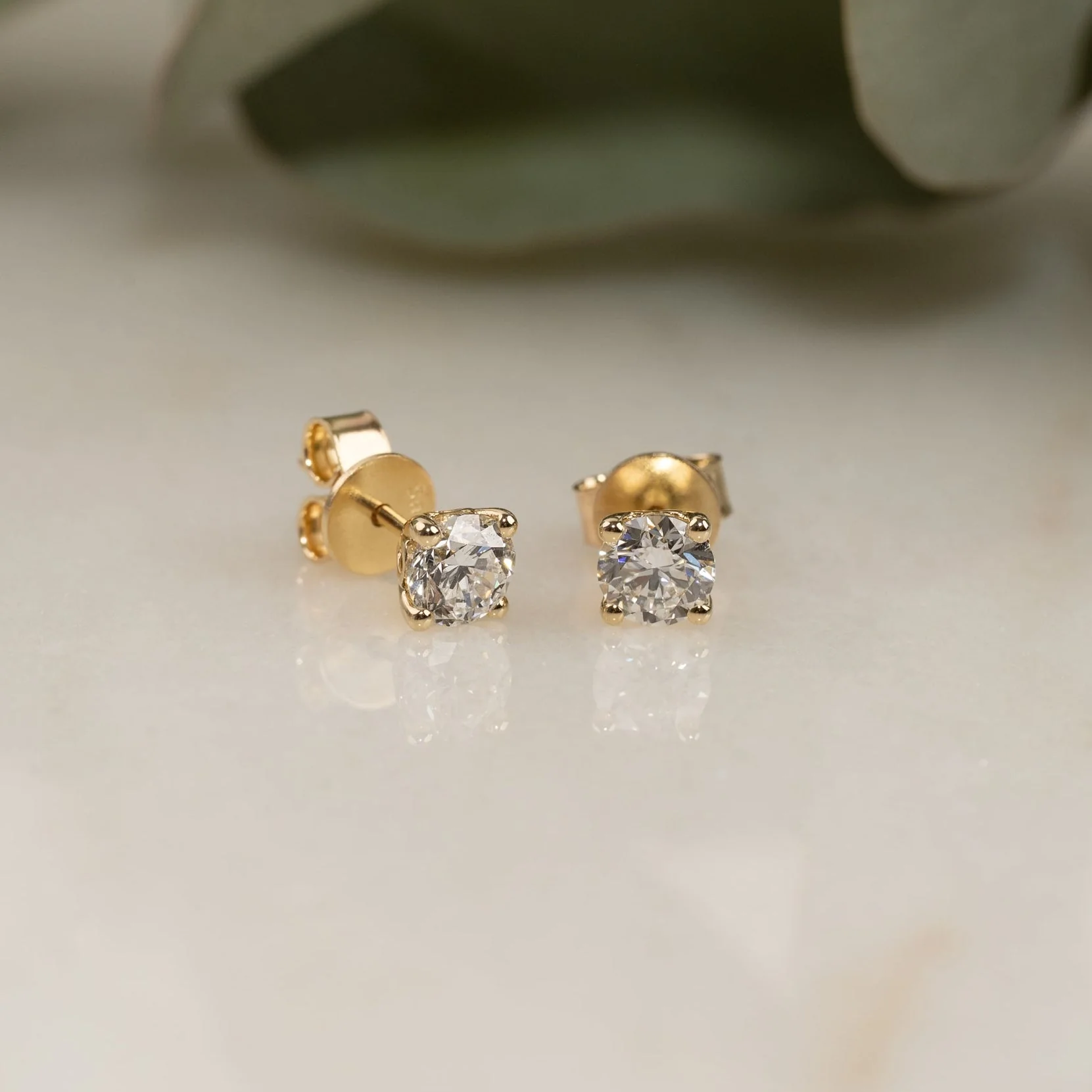 CLASSIC SOLITAIRE DIAMOND STUD EARRING - Image 9