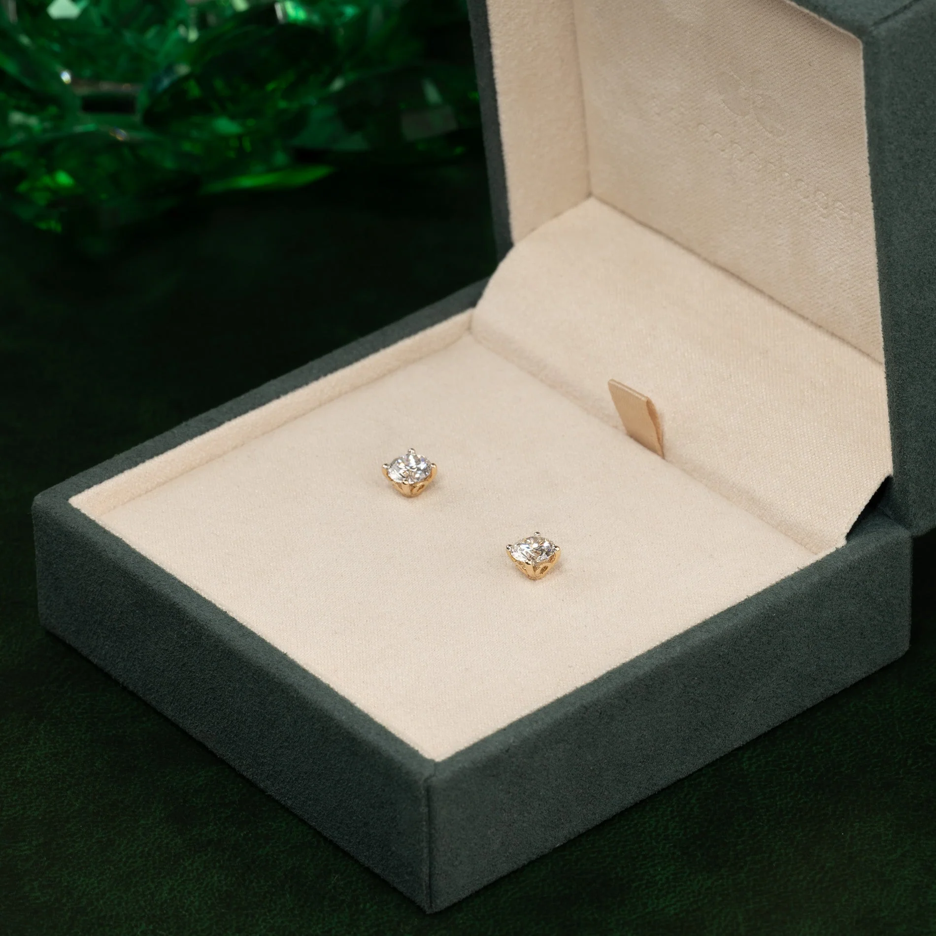 CLASSIC SOLITAIRE LAB-DIAMOND STUD EARRING - 1.5ct - YG - Image 5