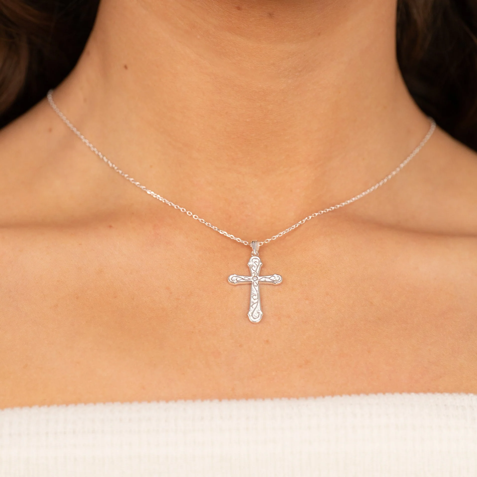 DAGMAR CROSS CRYSTAL SILVER PENDANT - Image 3