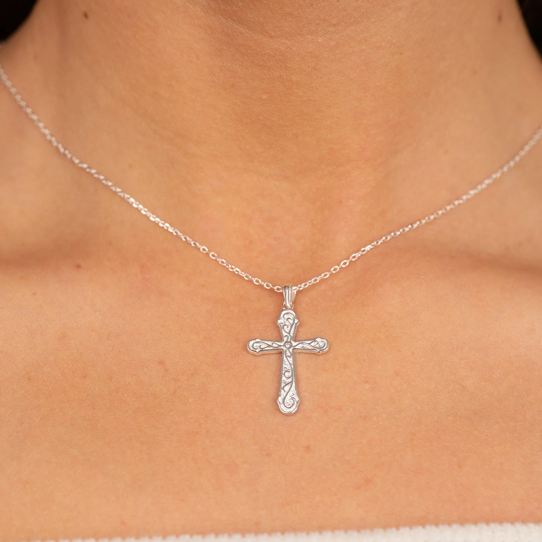 DAGMAR CROSS CRYSTAL SILVER PENDANT - Image 5