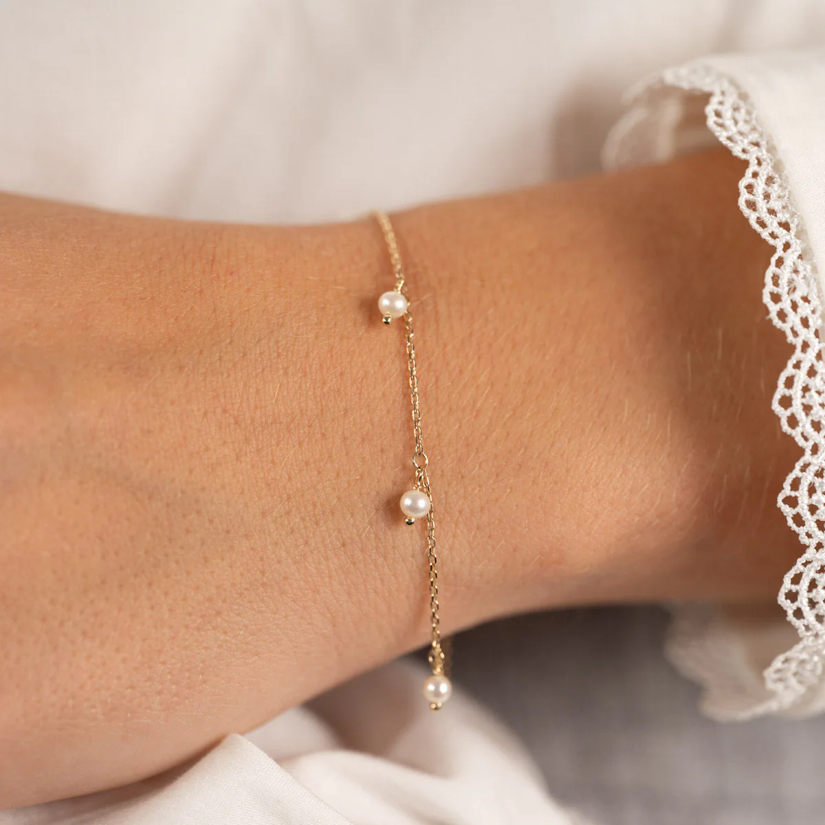DARISSA PEARL SOLID GOLD BRACELET - Image 2