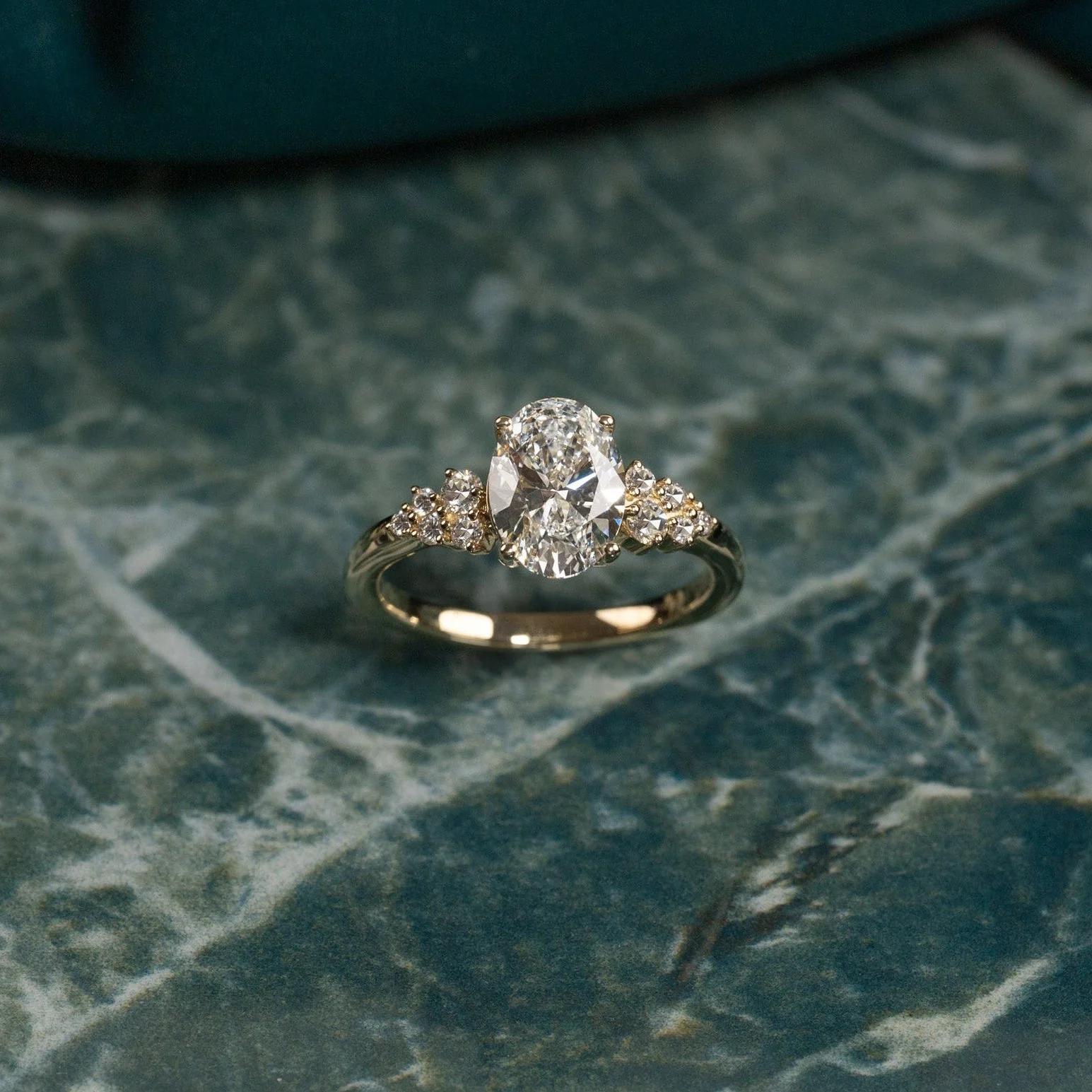 DELICATE CLUSTER OVAL-CUT LAB-DIAMOND RING - 1.85ct - YG