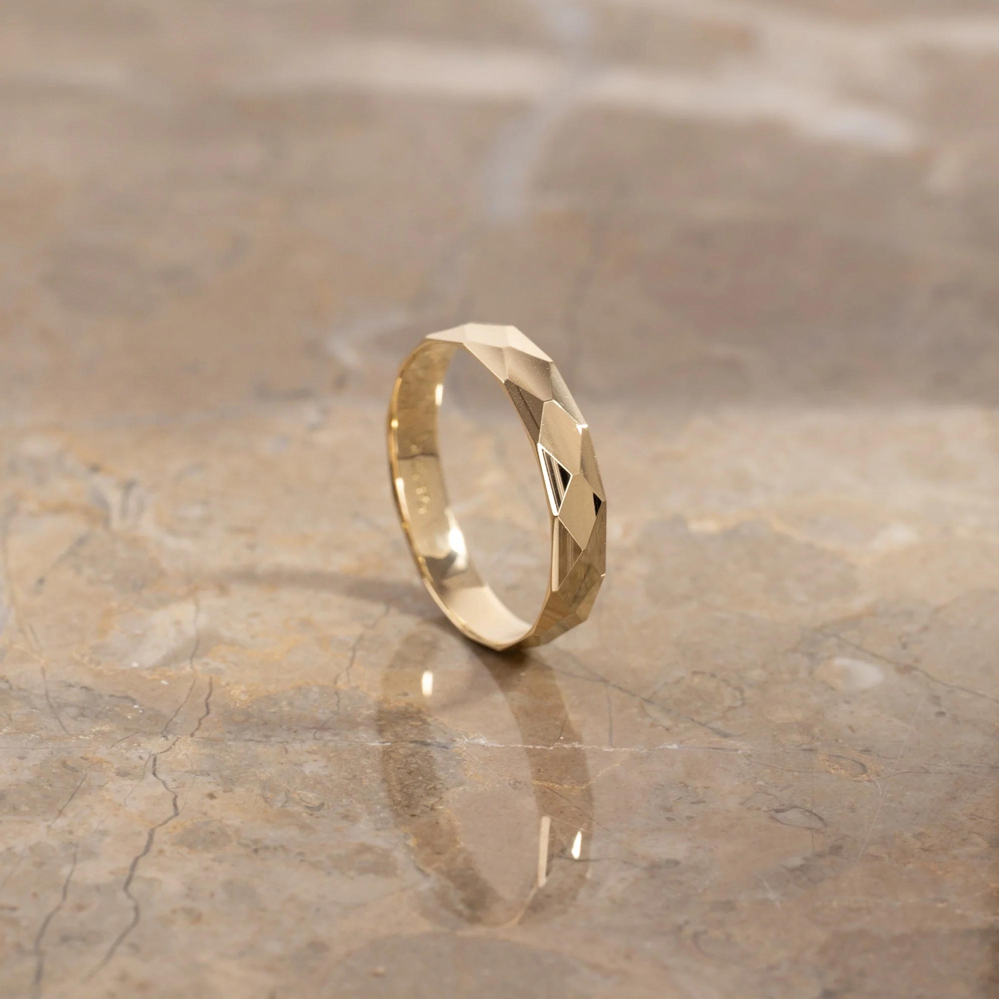 DIMONA LARGE SOLID GOLD RING