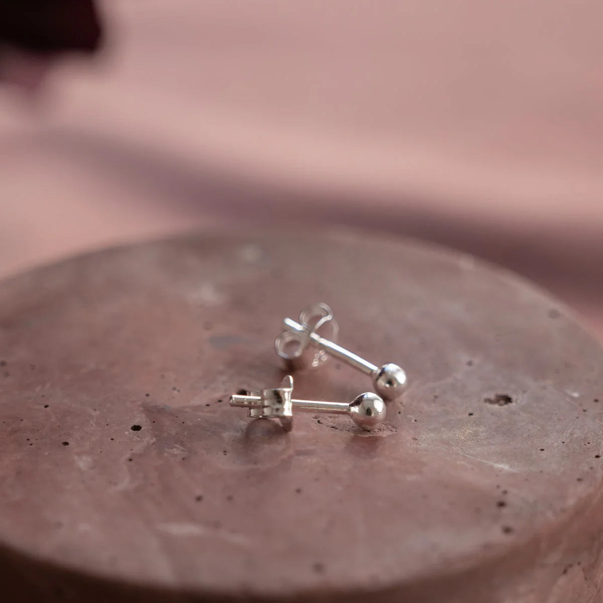 DOT SILVER EARRING