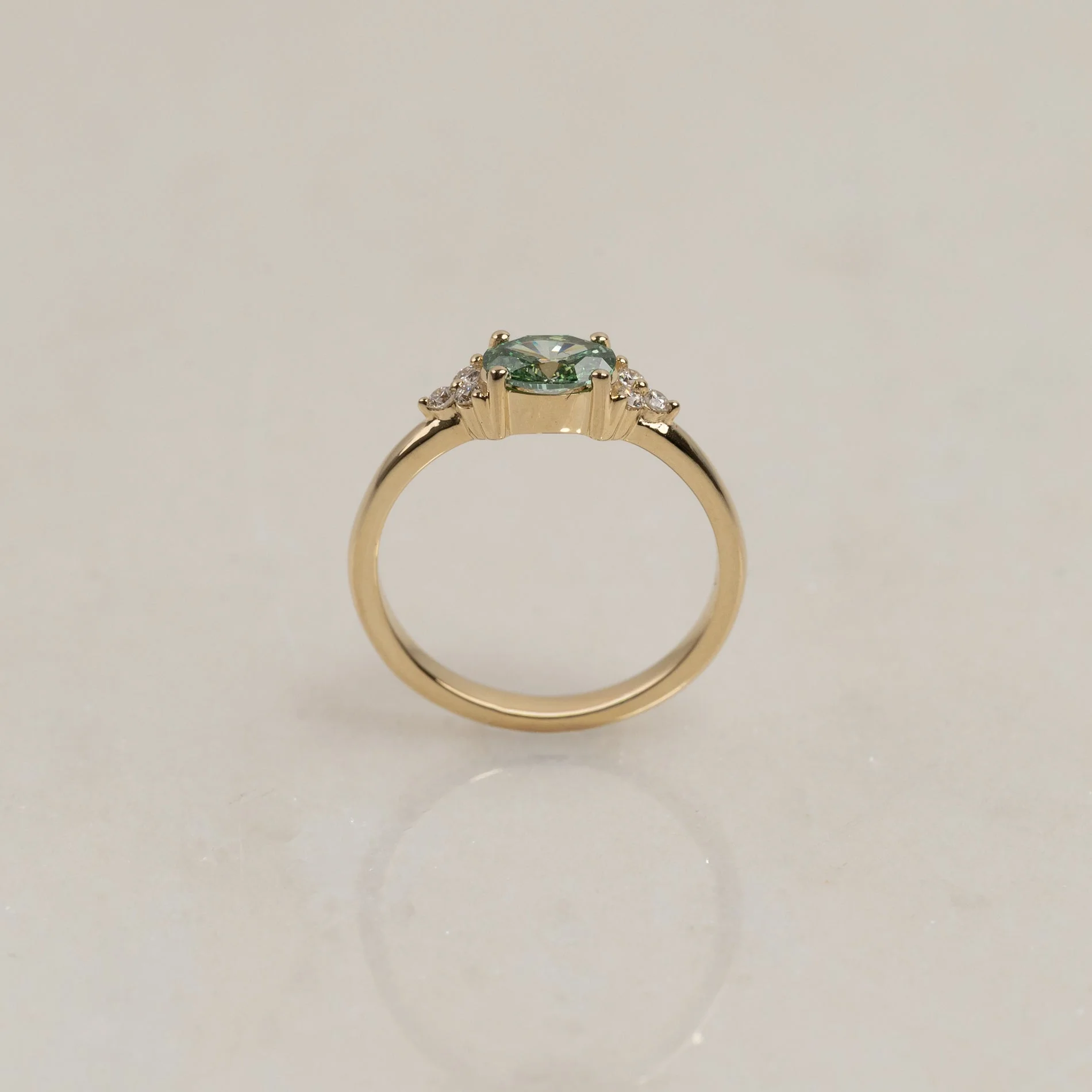 EAST TO WEST OVAL-CUT OCEAN GREEN CLUSTER LAB-DIAMOND RING - 0.65ct - Image 4