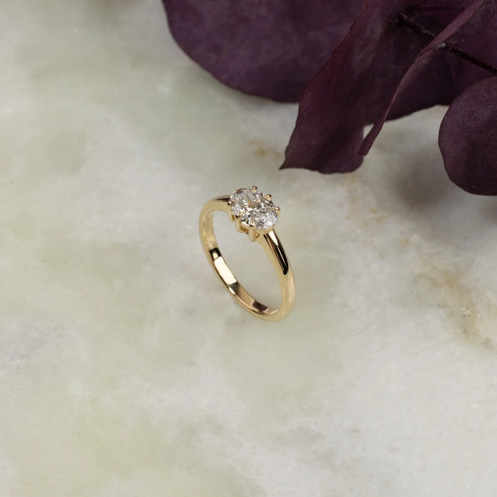 EAST TO WEST OVAL-CUT SOLITAIRE LAB-DIAMOND RING - 1.0ct - YG