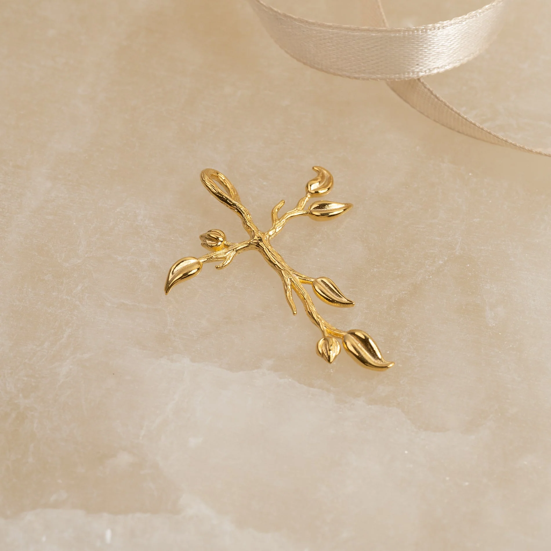 EDEN CROSS GOLDEN PENDANT - Image 2