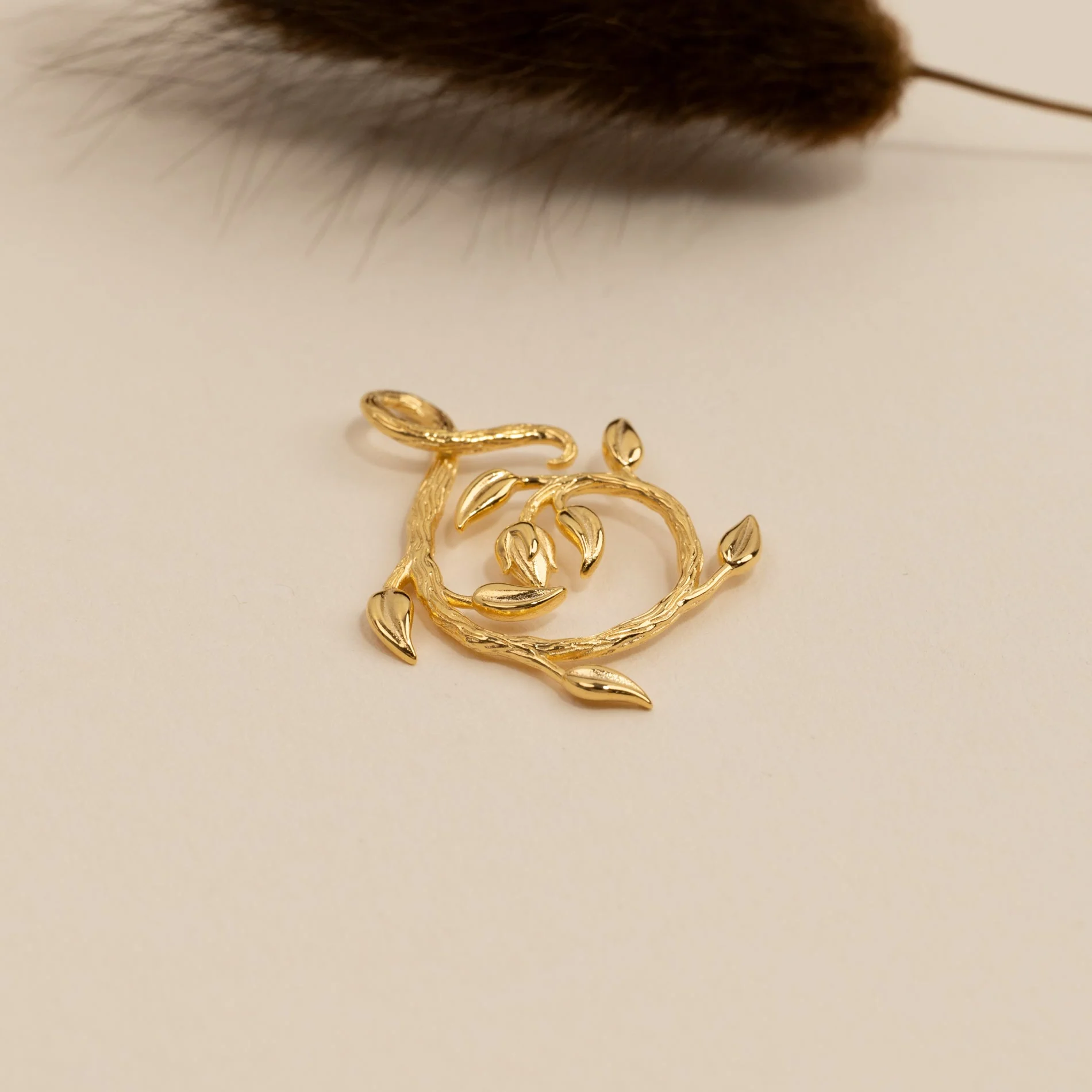 EDEN SWIRL GOLDEN PENDANT - Image 2