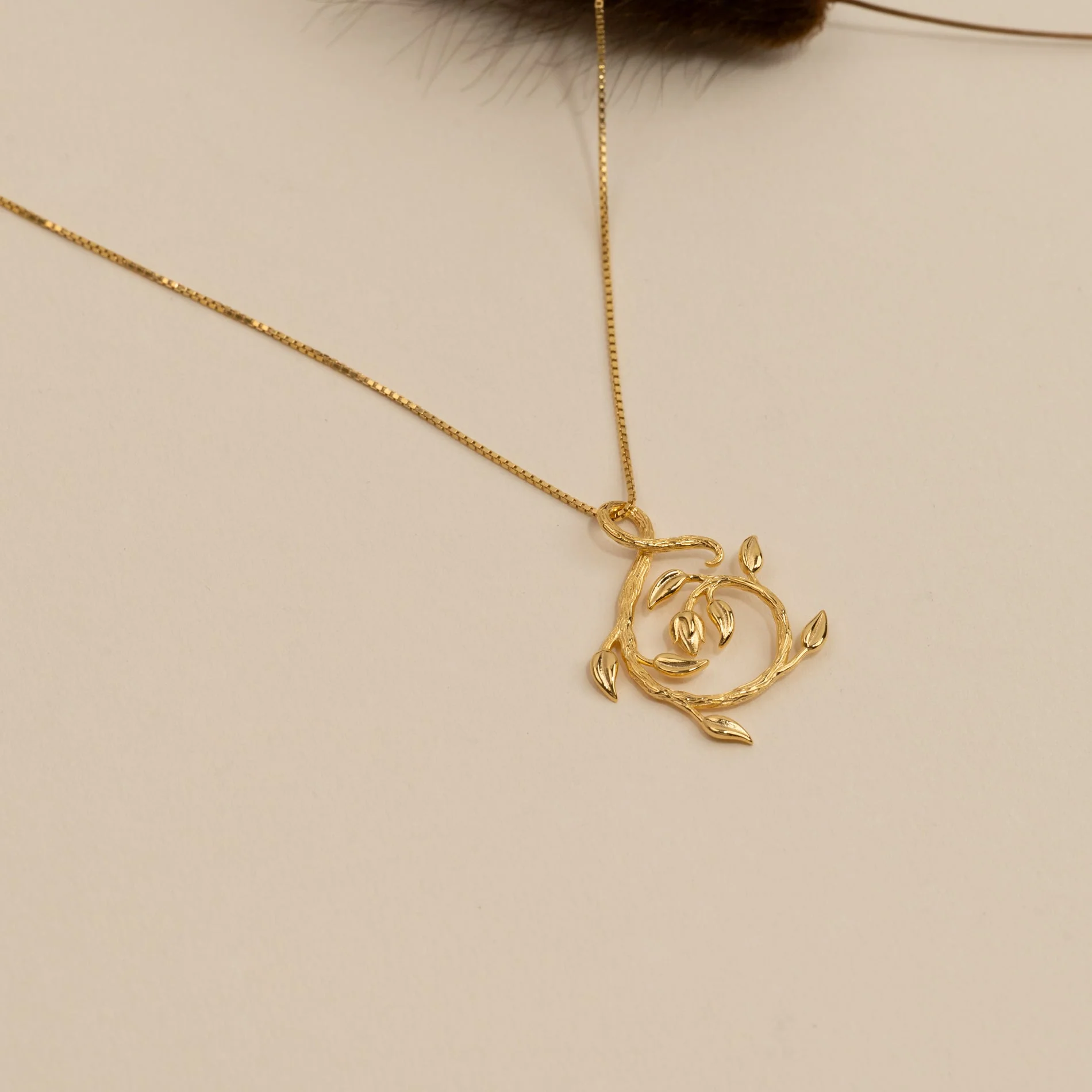 EDEN SWIRL GOLDEN PENDANT - Image 5