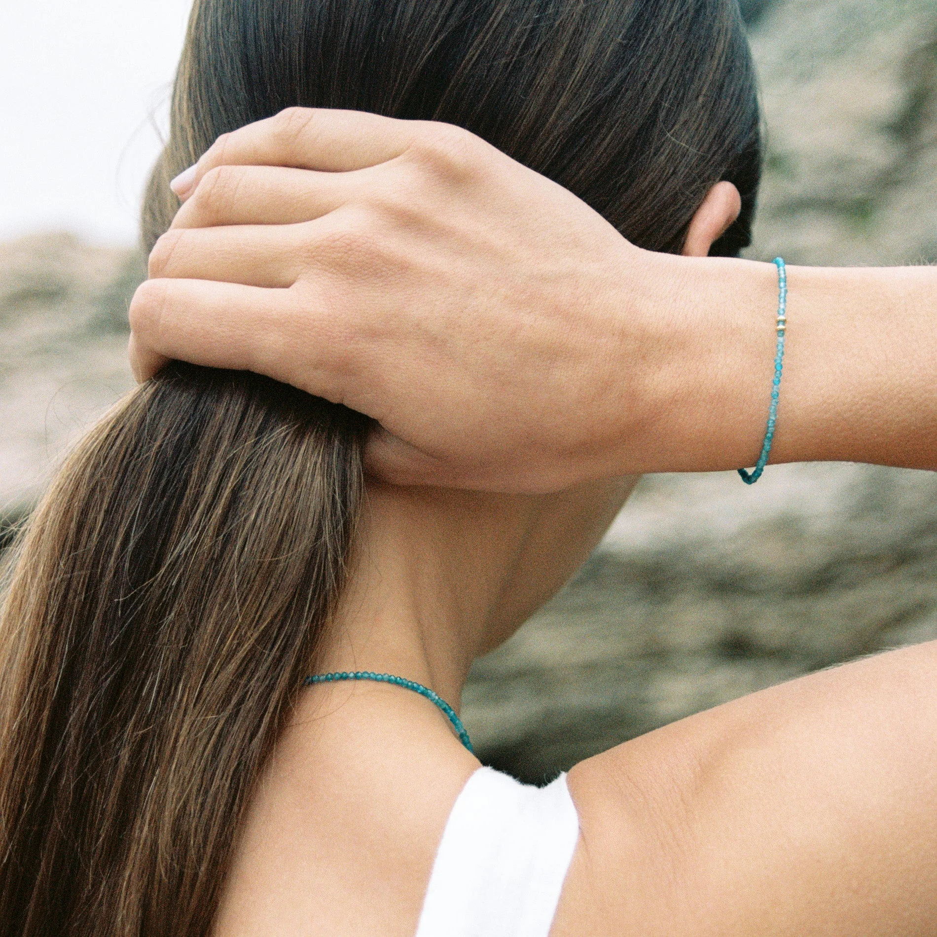 ELIANA BLUE APATITE GOLDEN NECKLACE - Image 6
