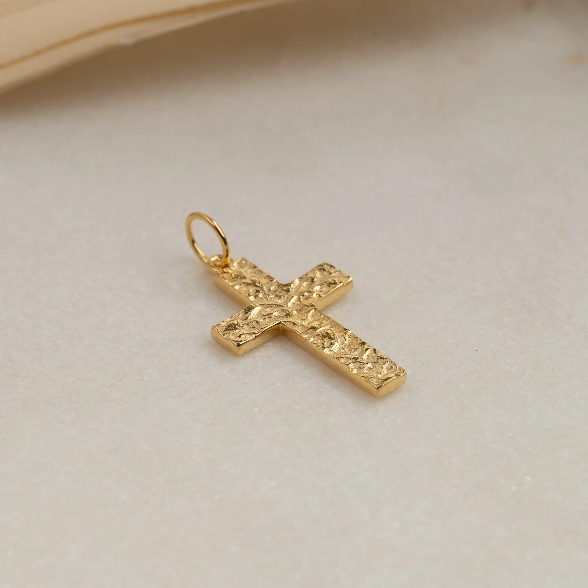ELMA CROSS GOLDEN PENDANT - Image 2