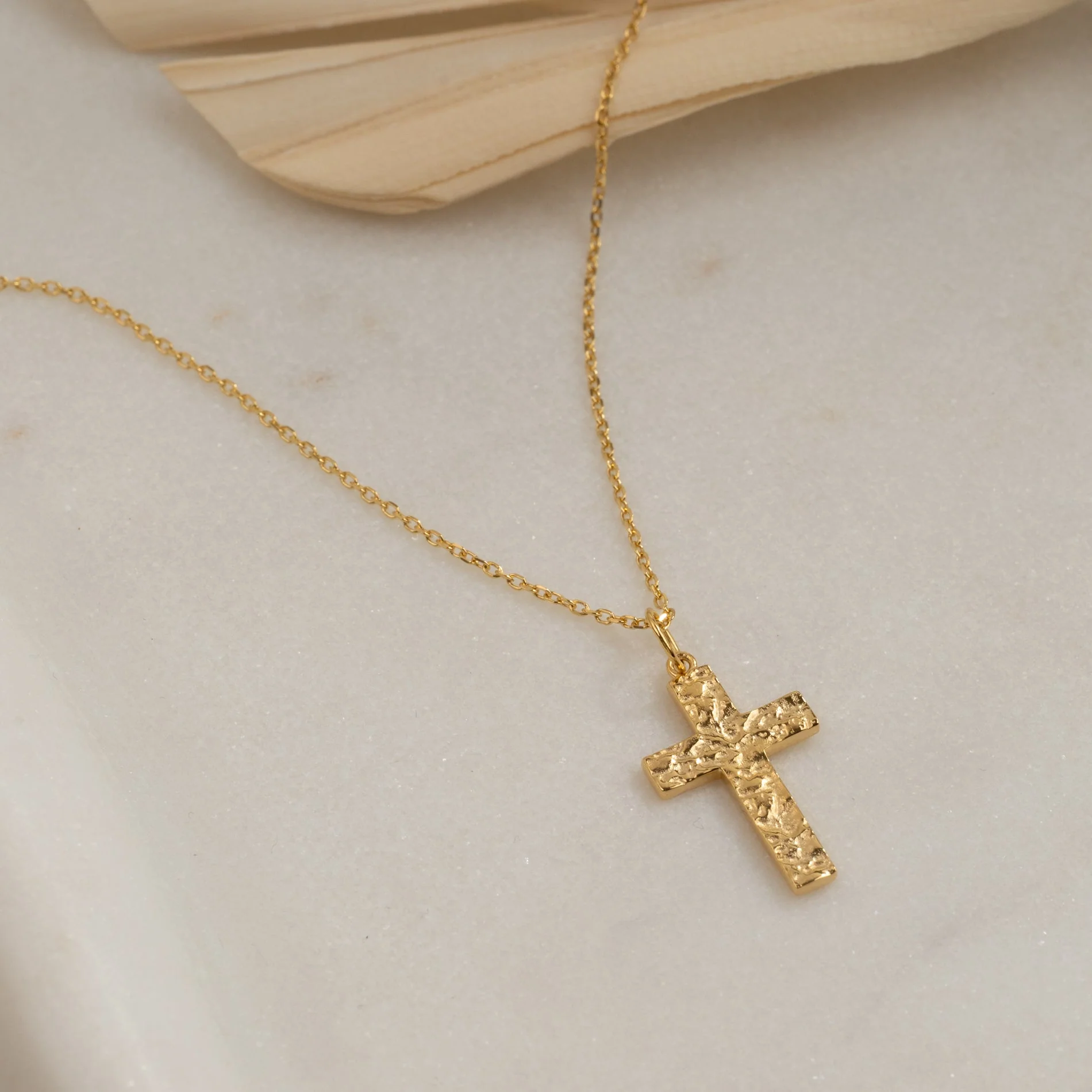 ELMA CROSS GOLDEN PENDANT - Image 3