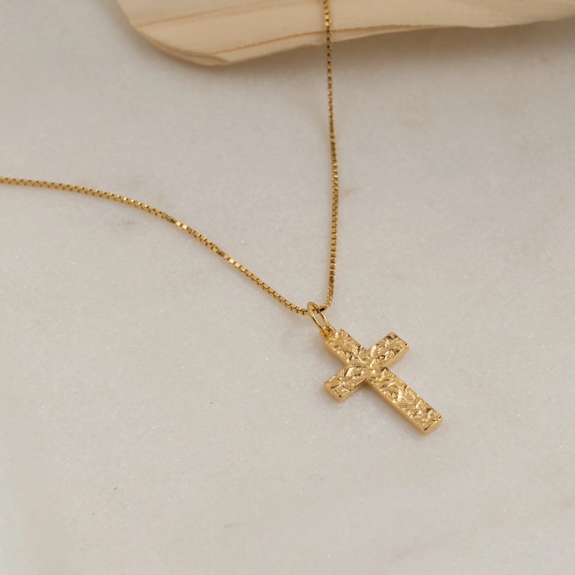 ELMA CROSS GOLDEN PENDANT - Image 5