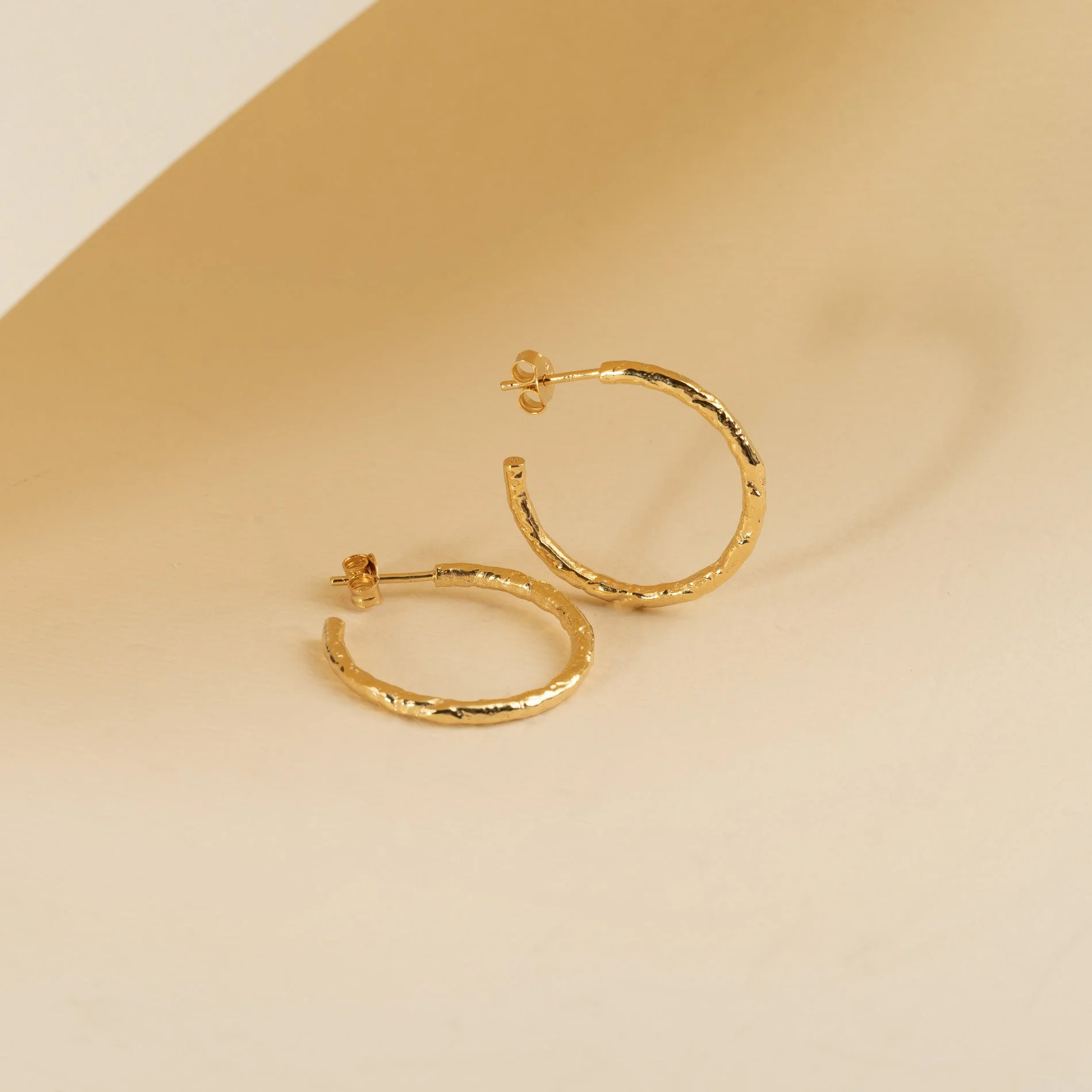 ELMA LARGE GOLDEN CREOL EARRING