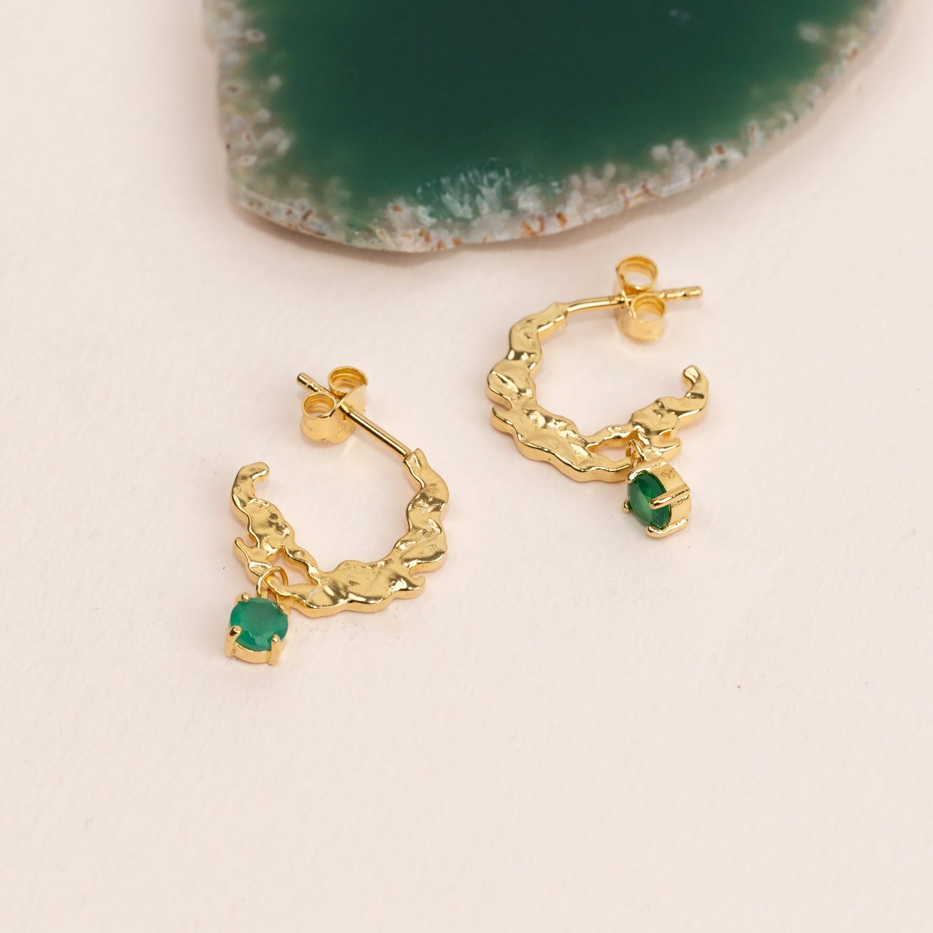 EMILIA GREEN AGATE GOLDEN CREOL EARRING - Image 3